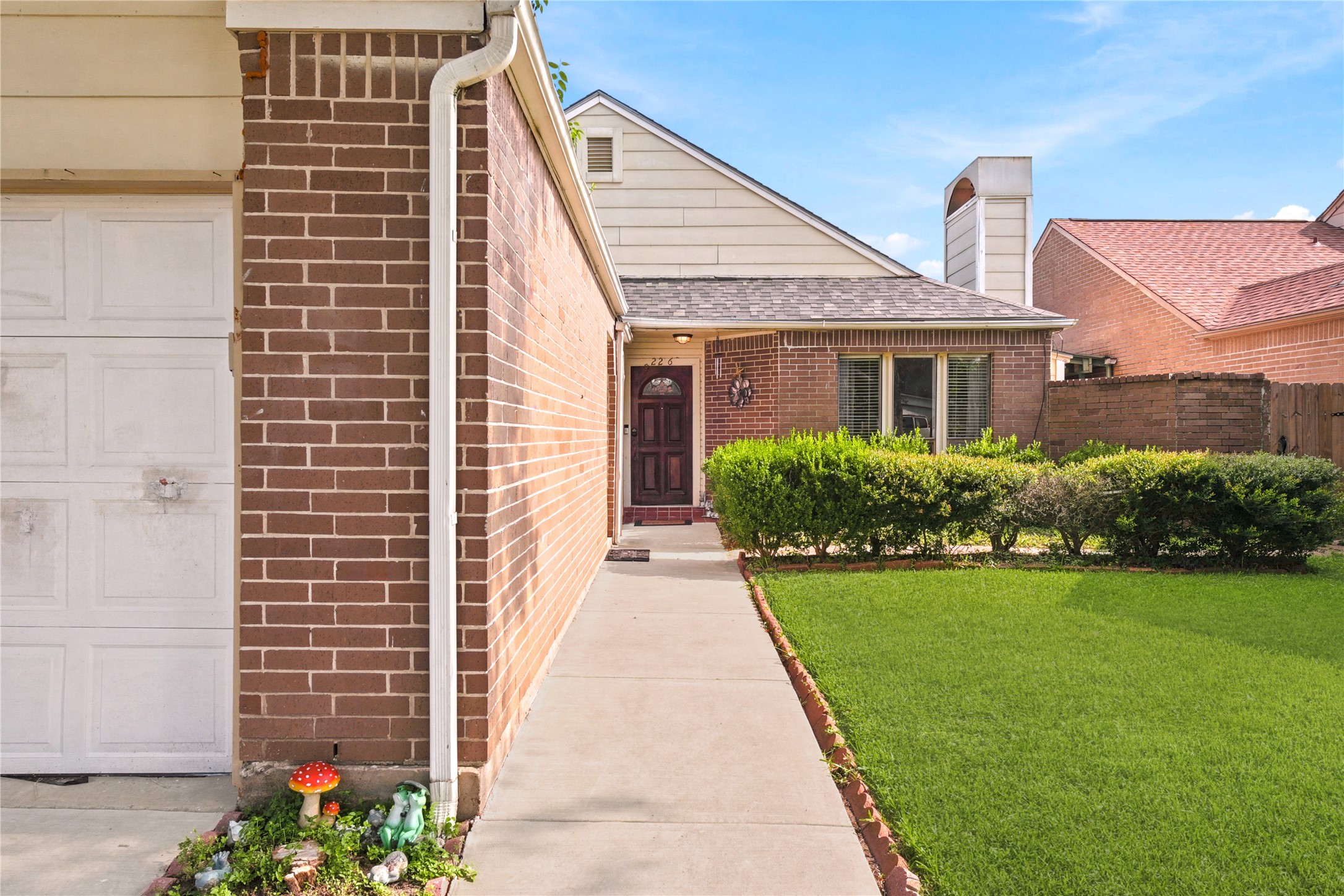 Listing photo 1