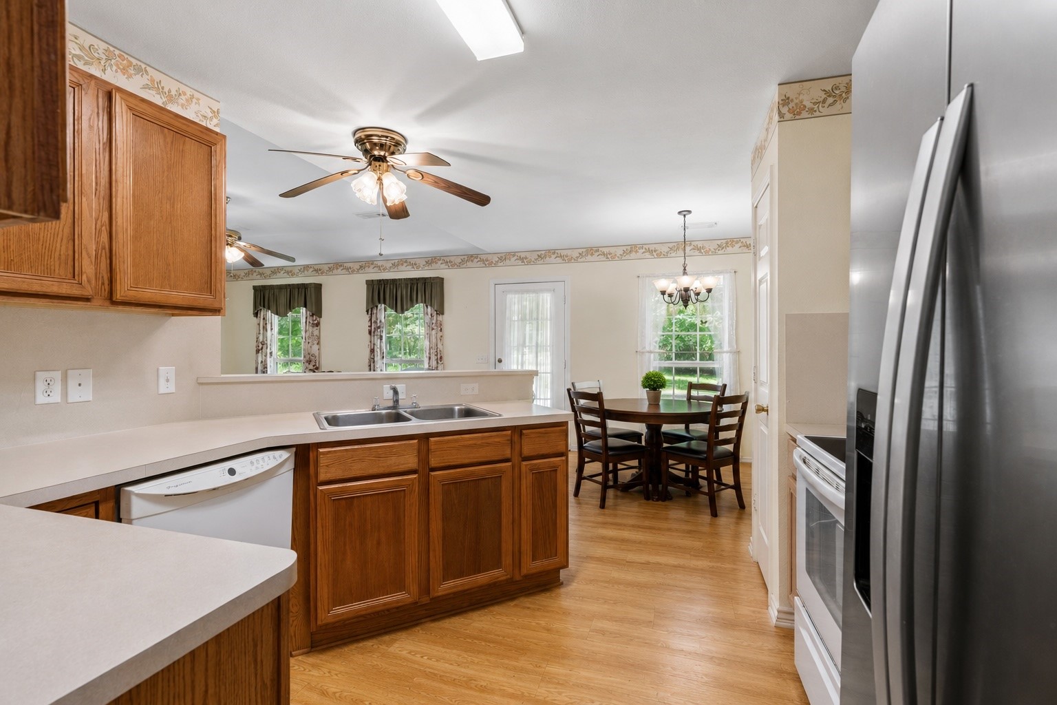 Listing photo 1