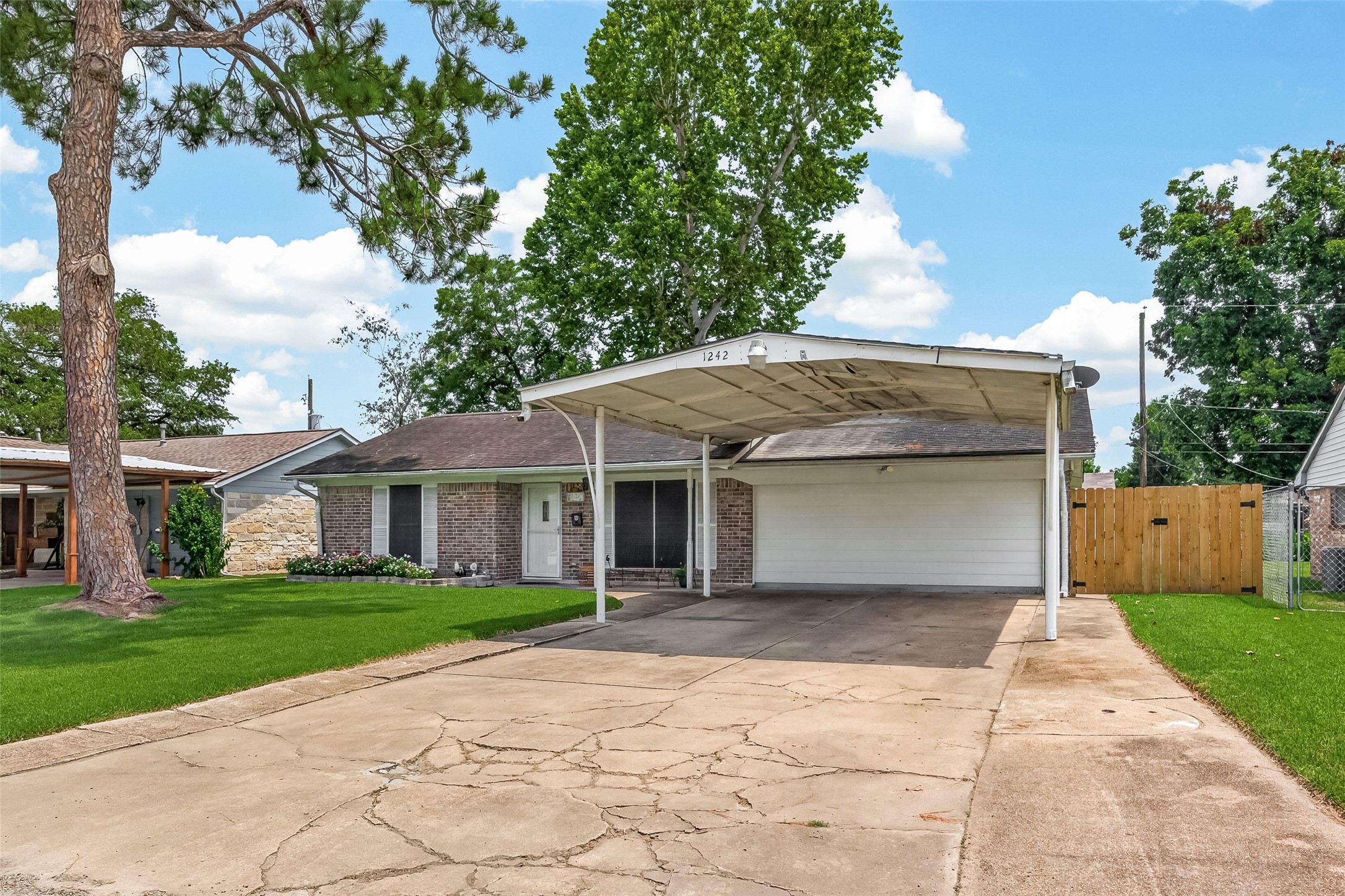 Listing photo 1