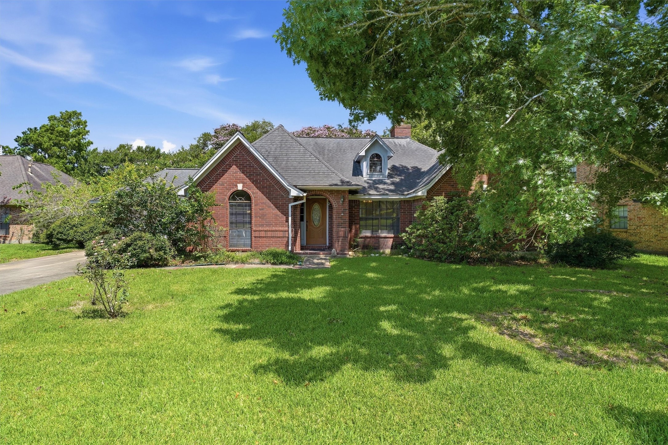 Listing photo 1
