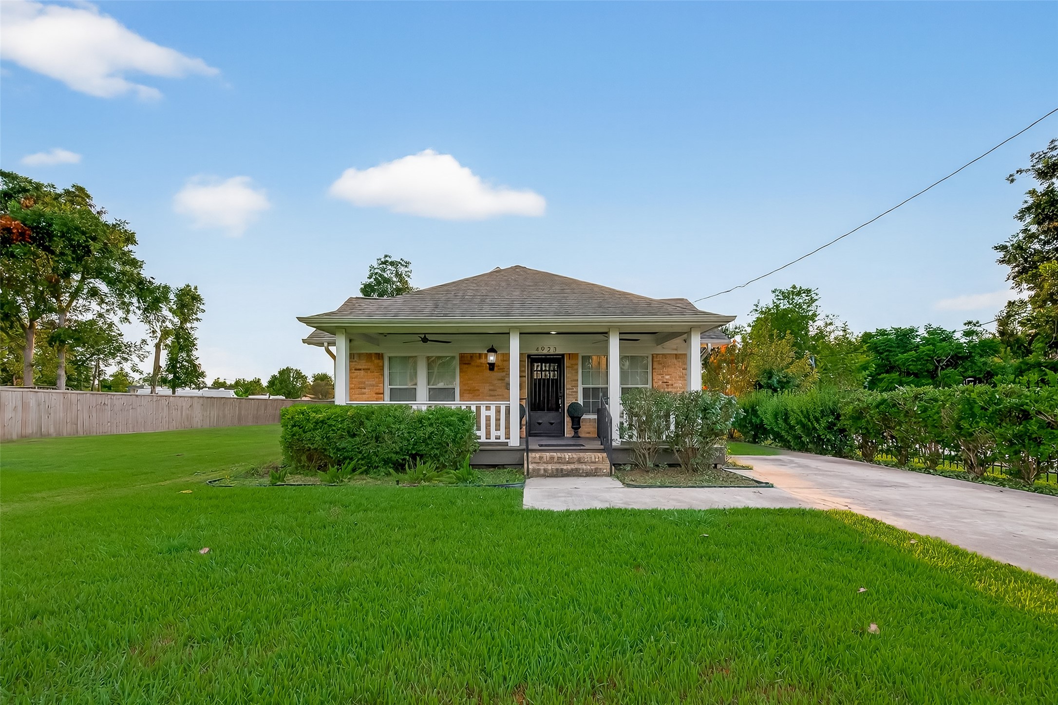 Listing photo 3