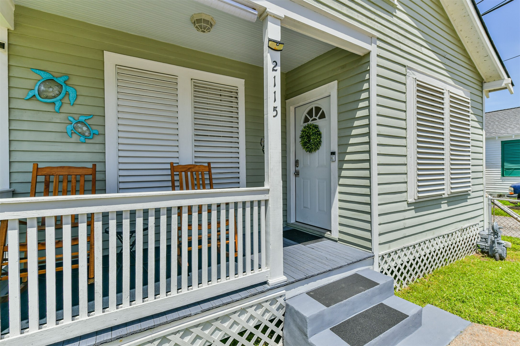 Listing photo 2