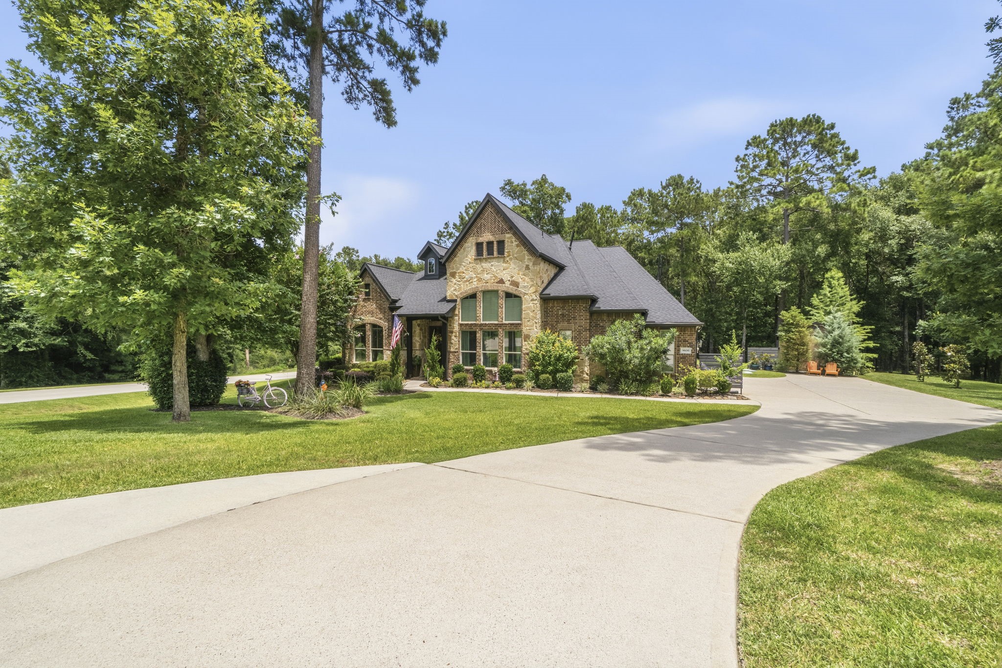 Listing photo 2