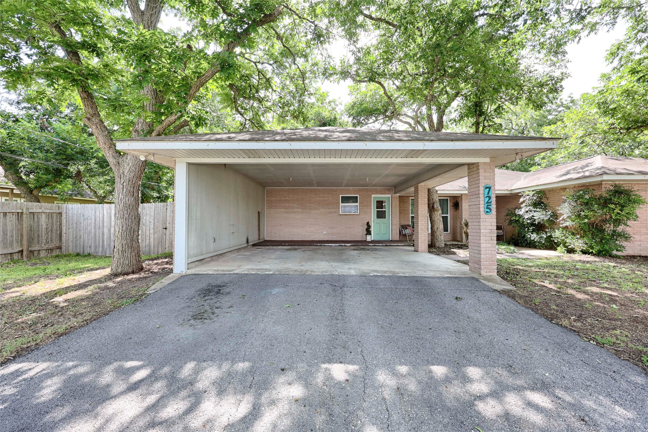 Listing photo 4