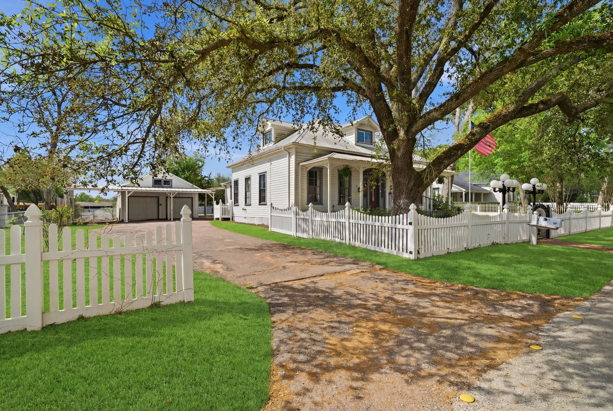 Listing photo 3