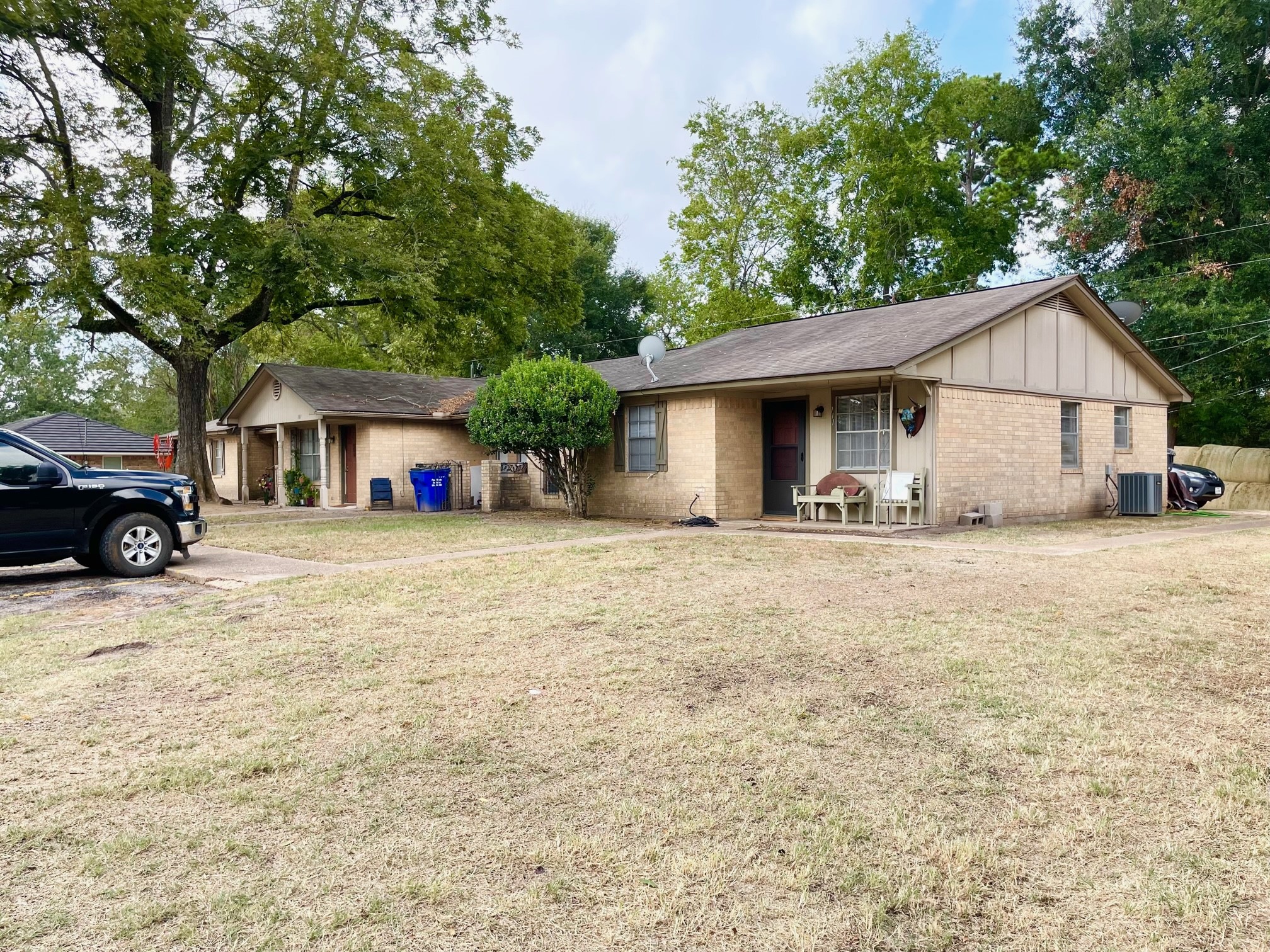 Listing photo 4