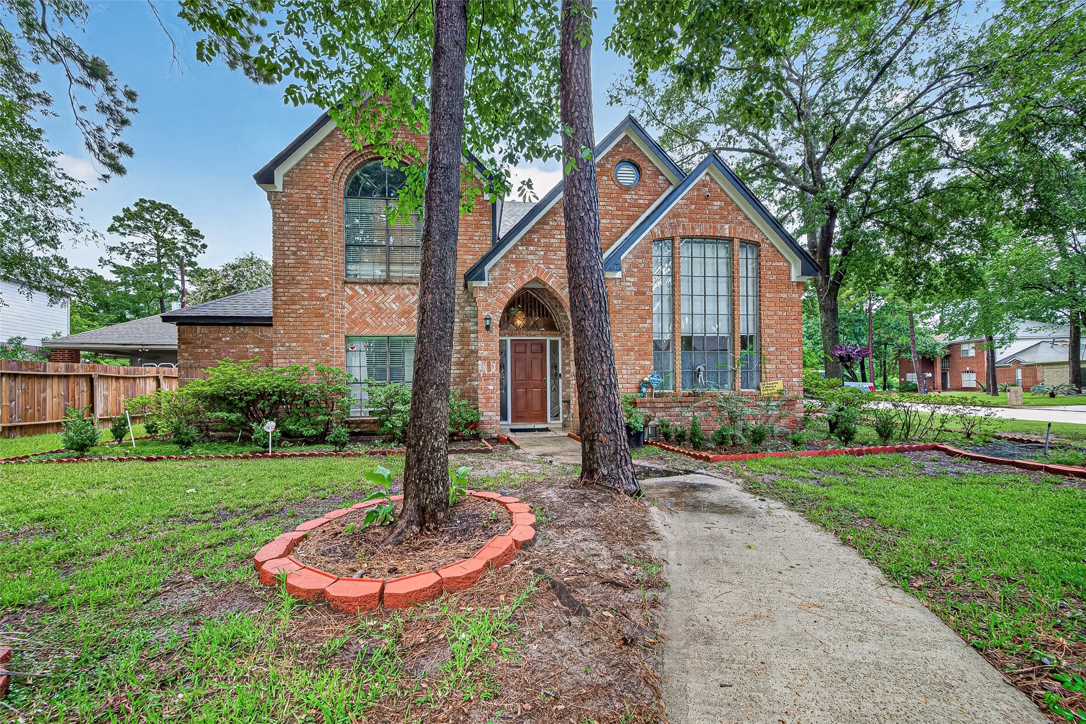 Listing photo 2