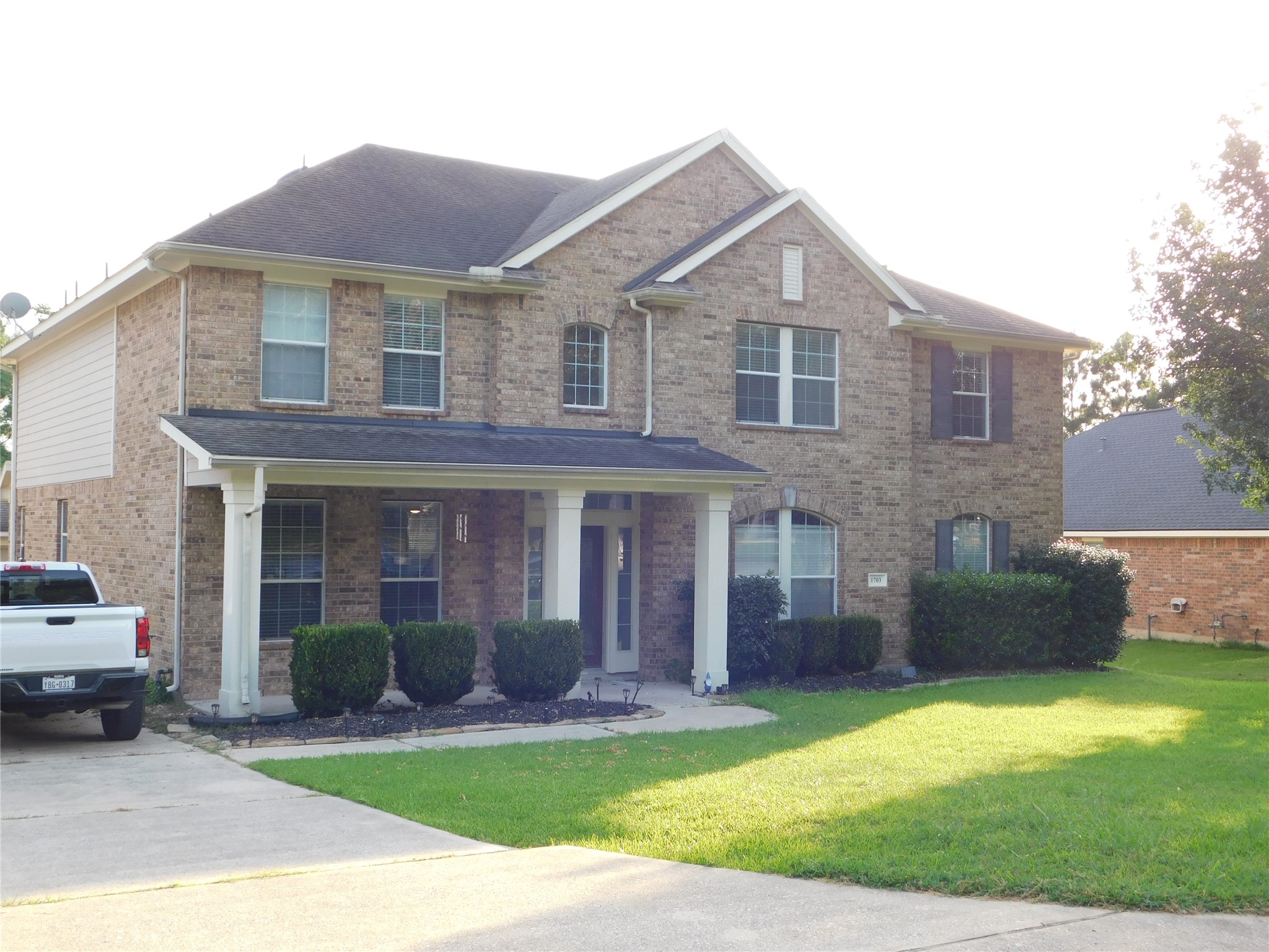 Listing photo 2