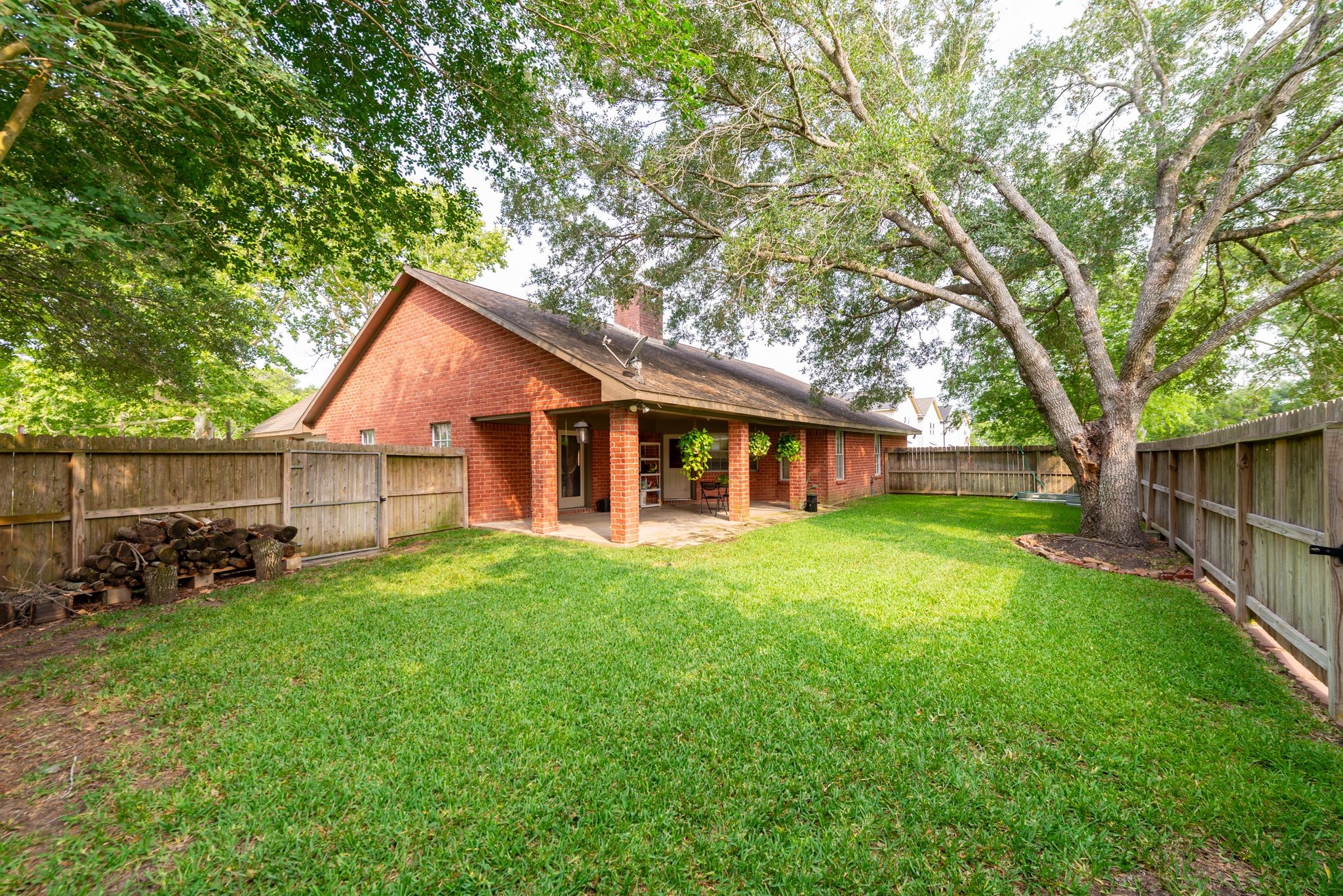 Listing photo 3