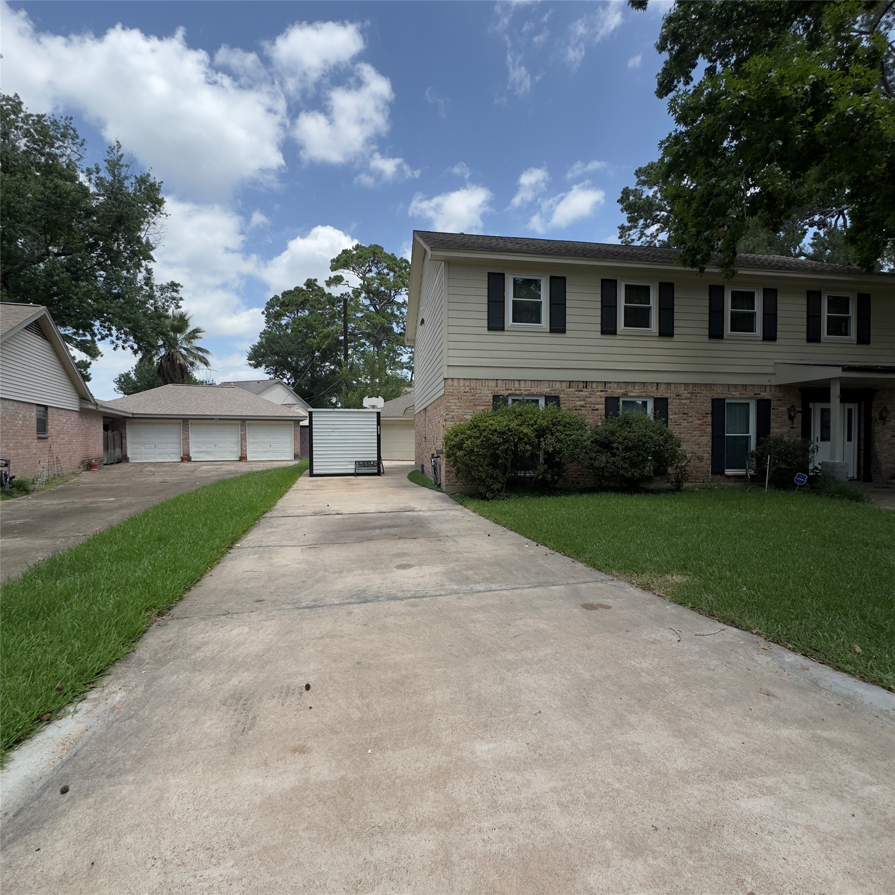 Listing photo 3