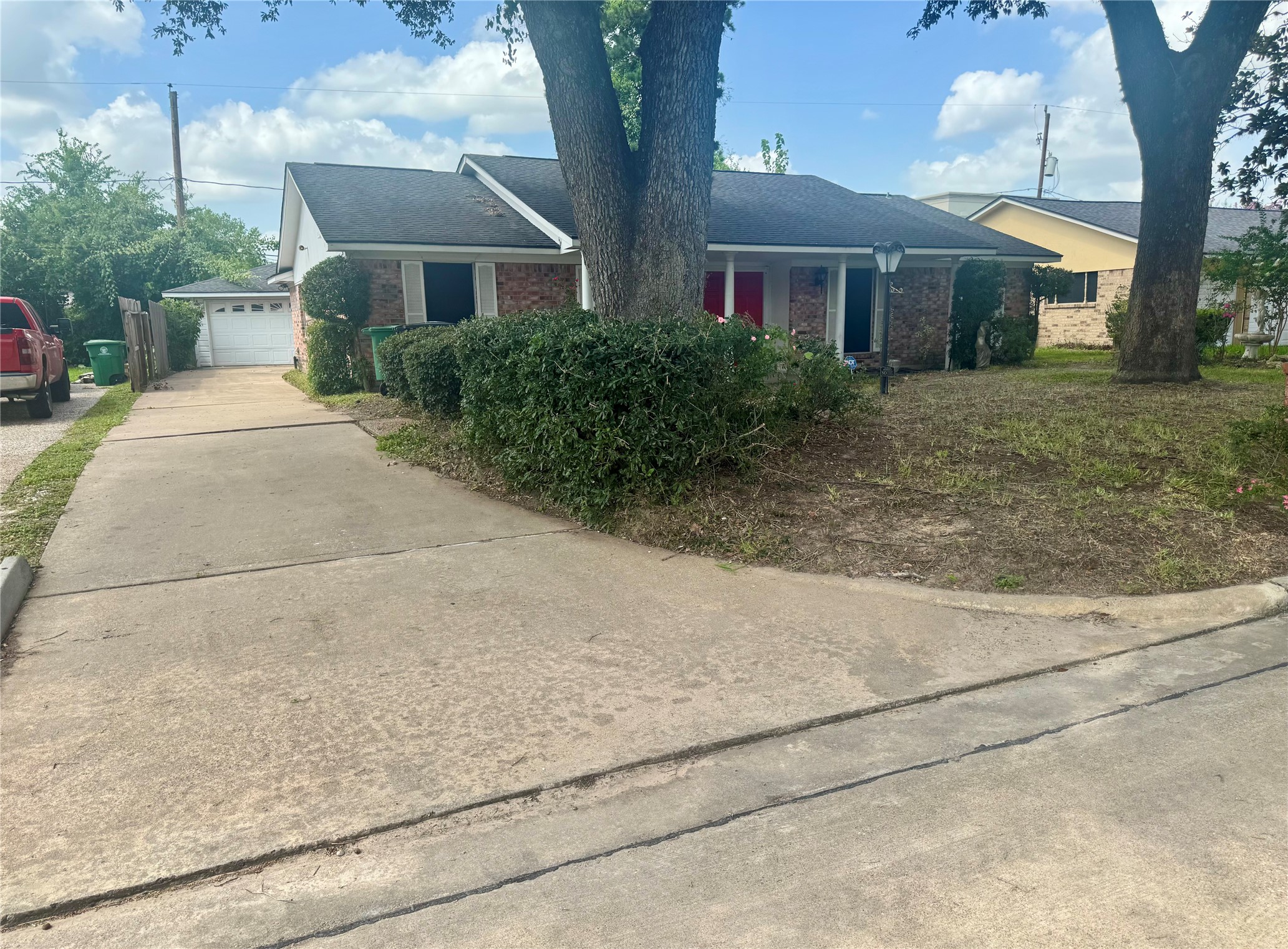 Listing photo 1