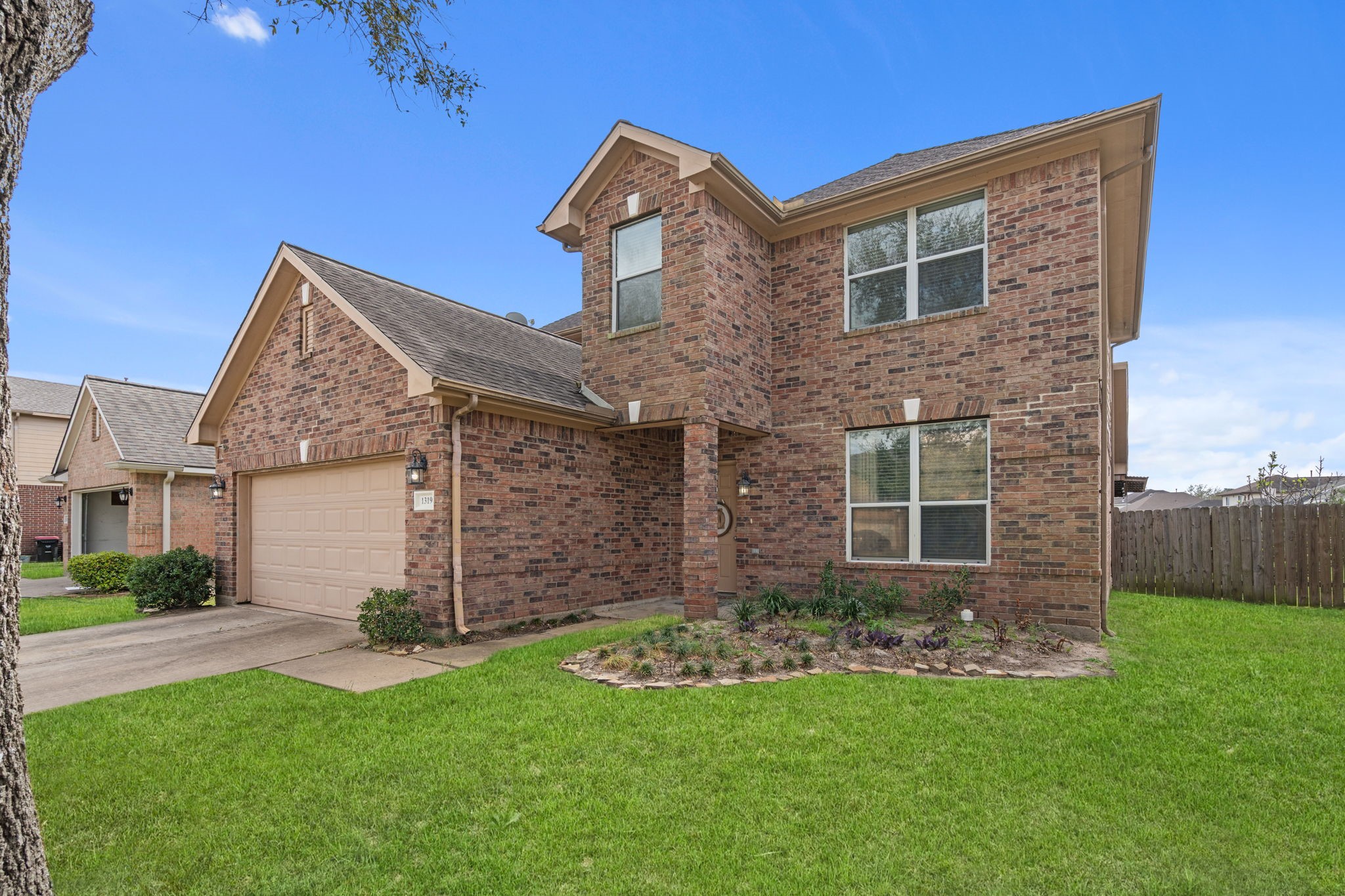 Listing photo 1