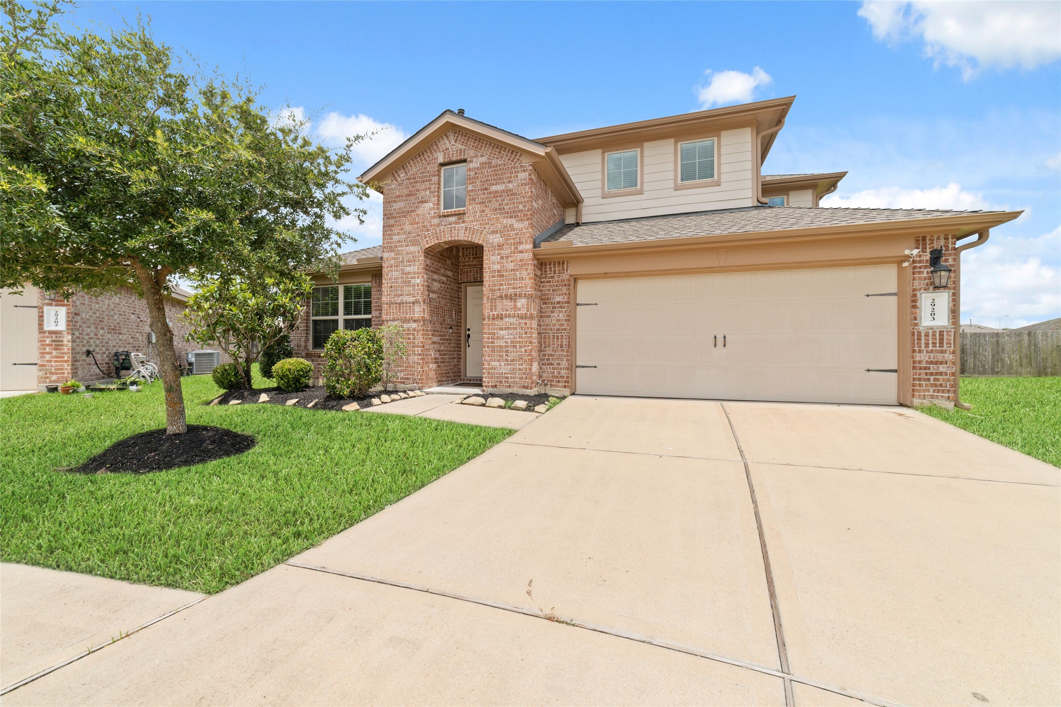 Listing photo 1