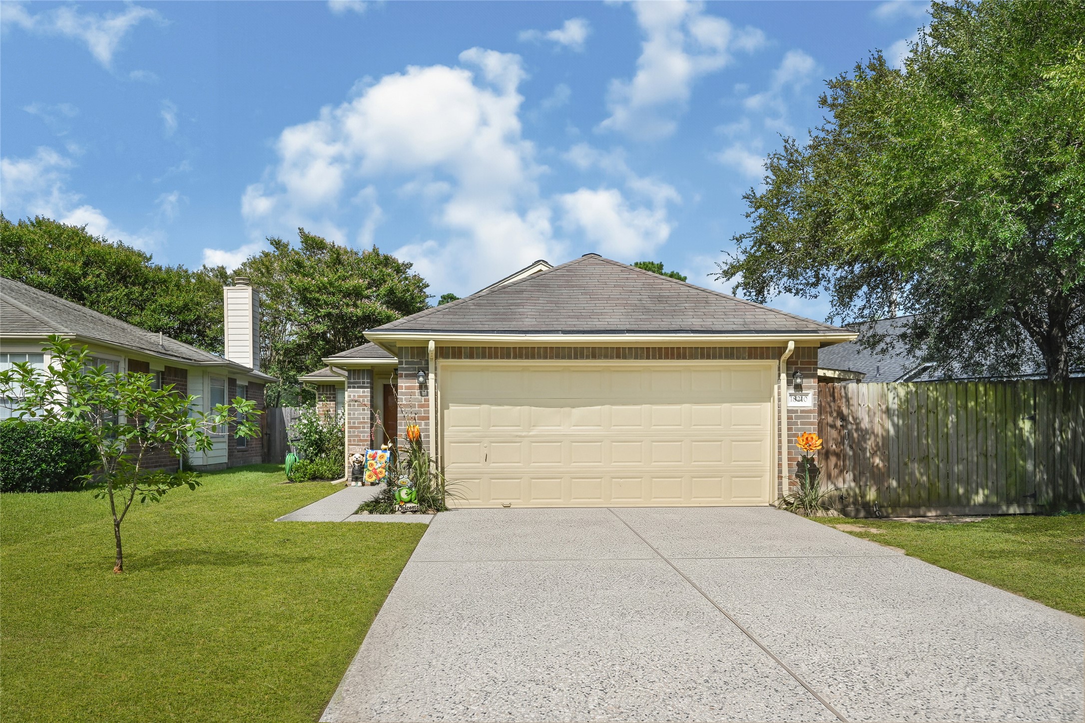 Listing photo 1