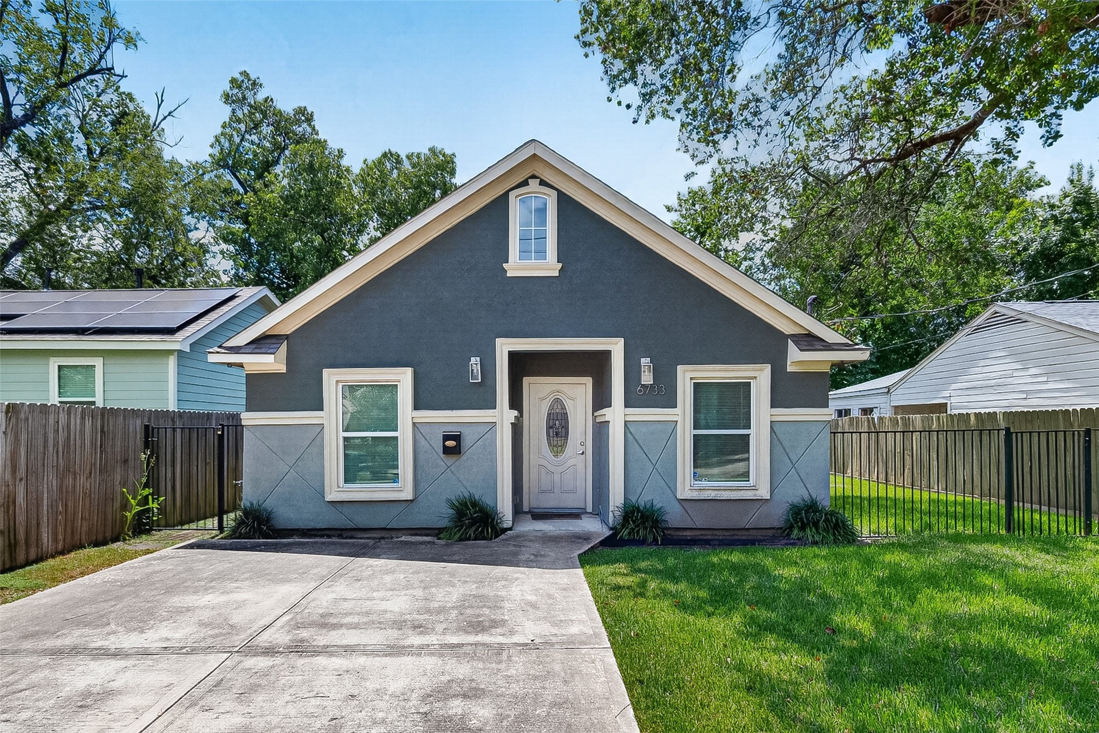 Listing photo 1