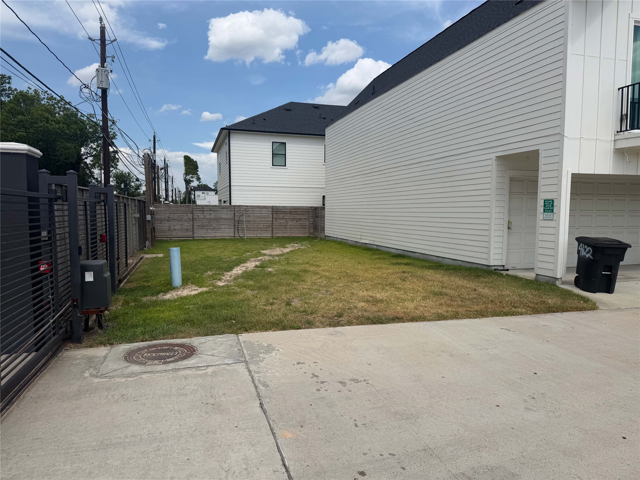 Listing photo 3