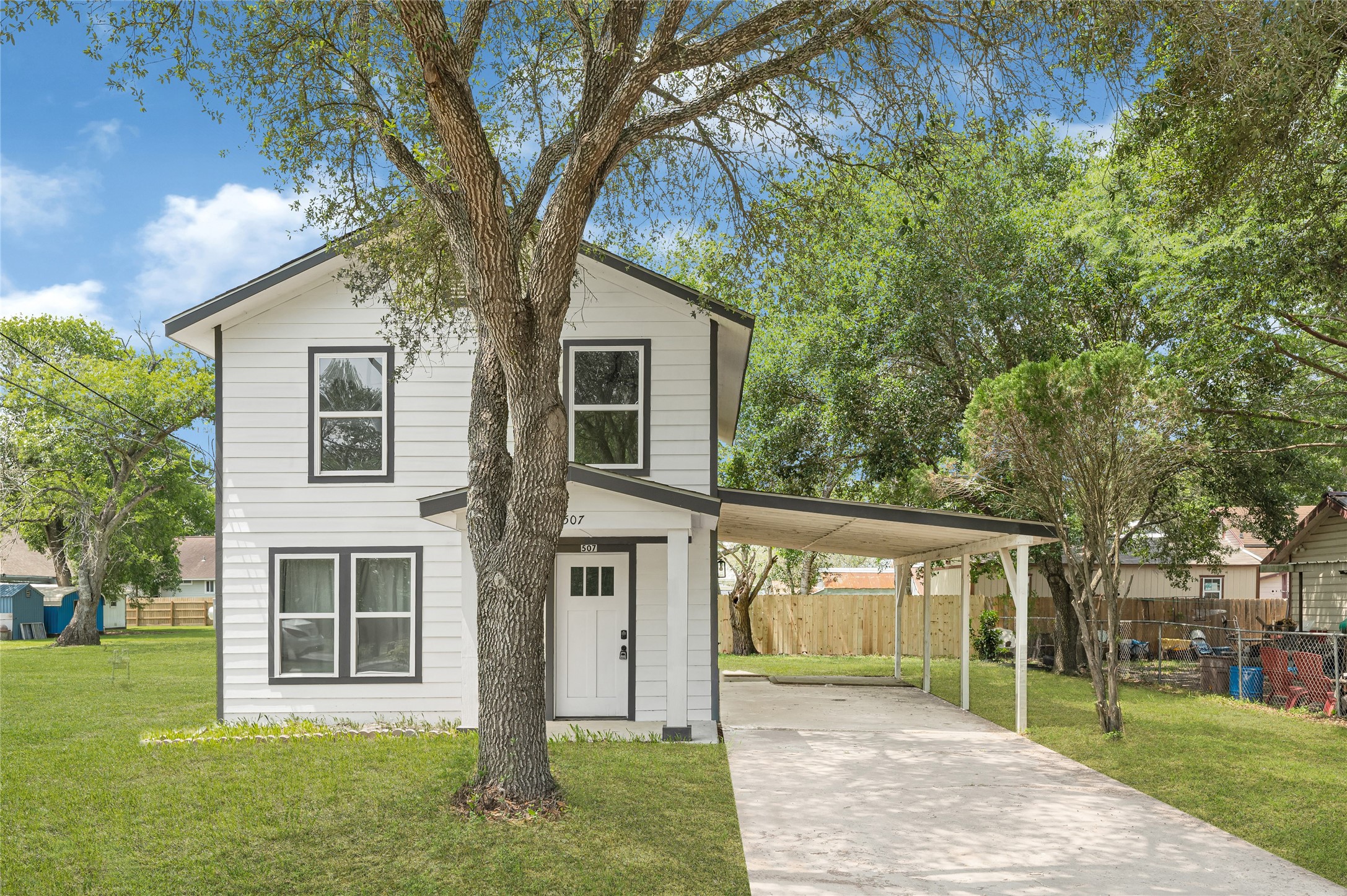 Listing photo 1