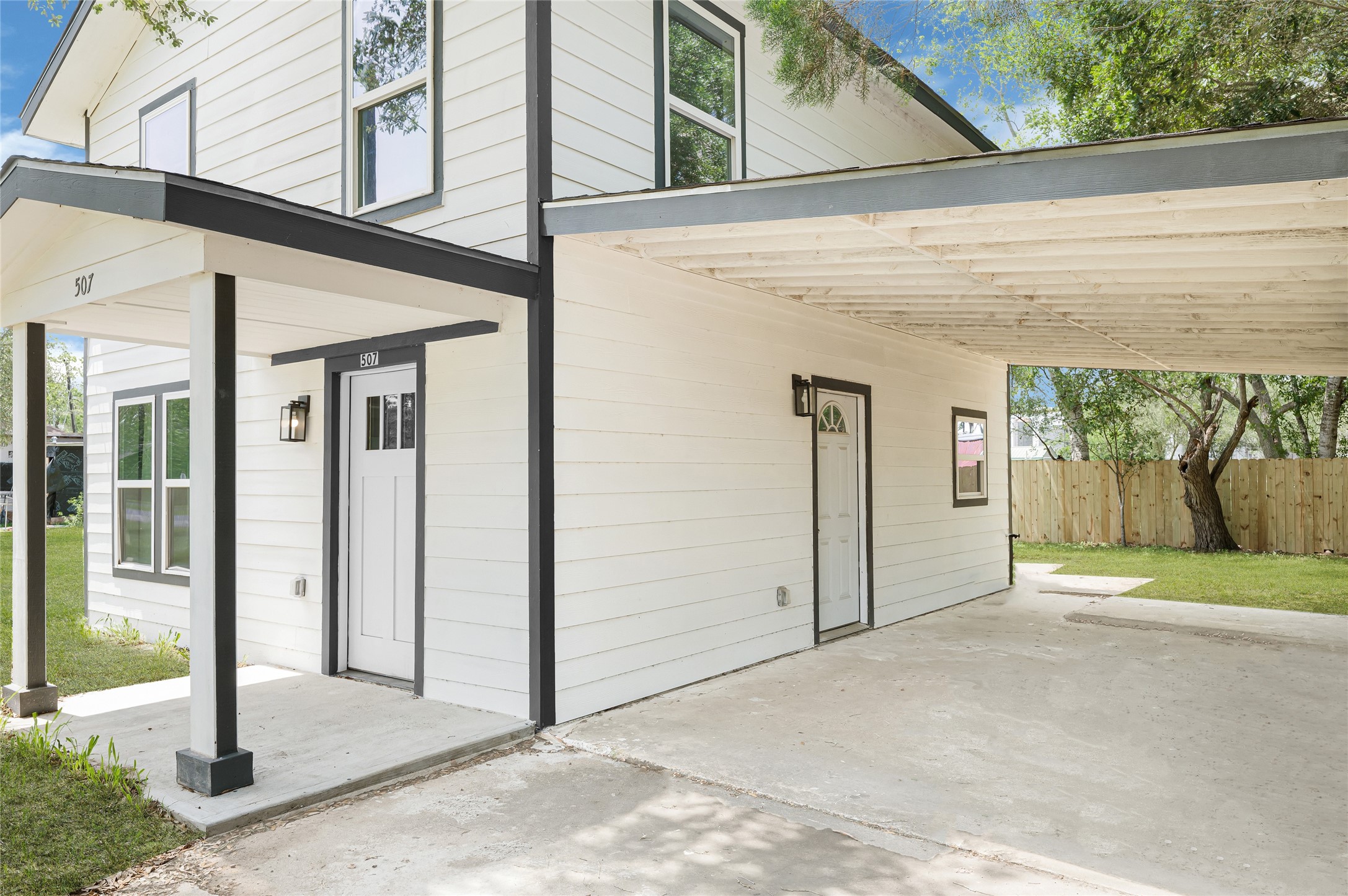 Listing photo 1