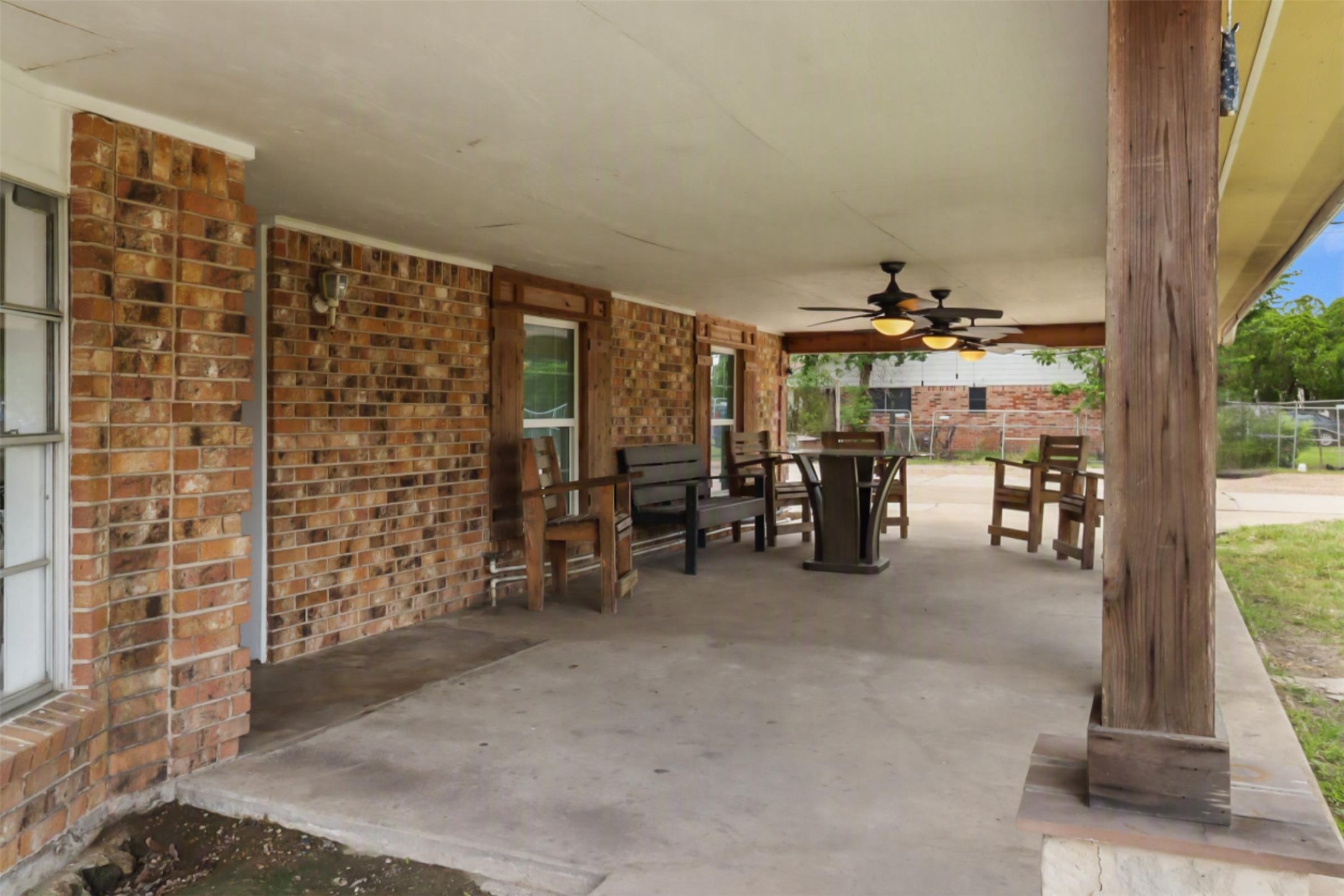 Listing photo 4