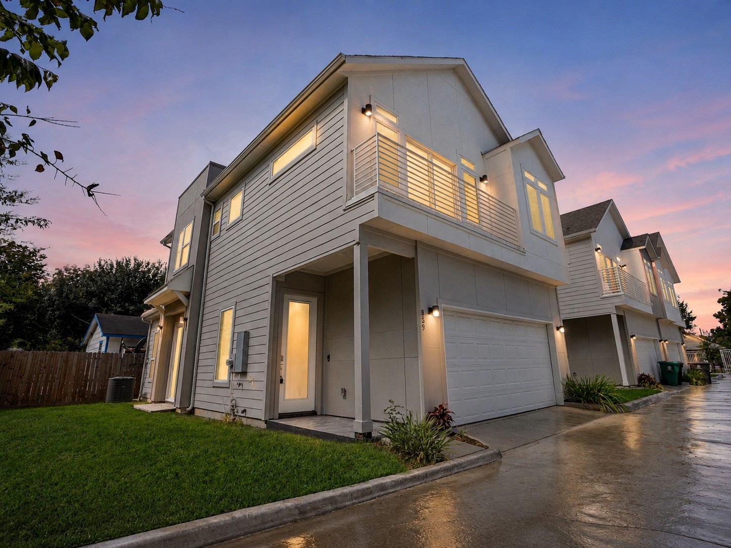 Listing photo 2