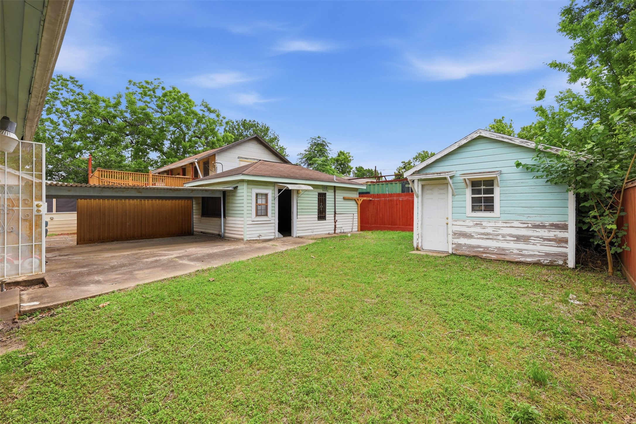 Listing photo 1