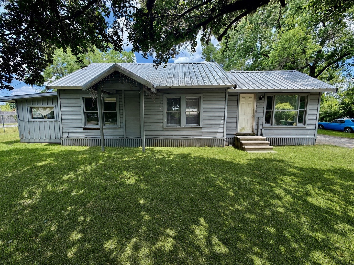 Listing photo 1