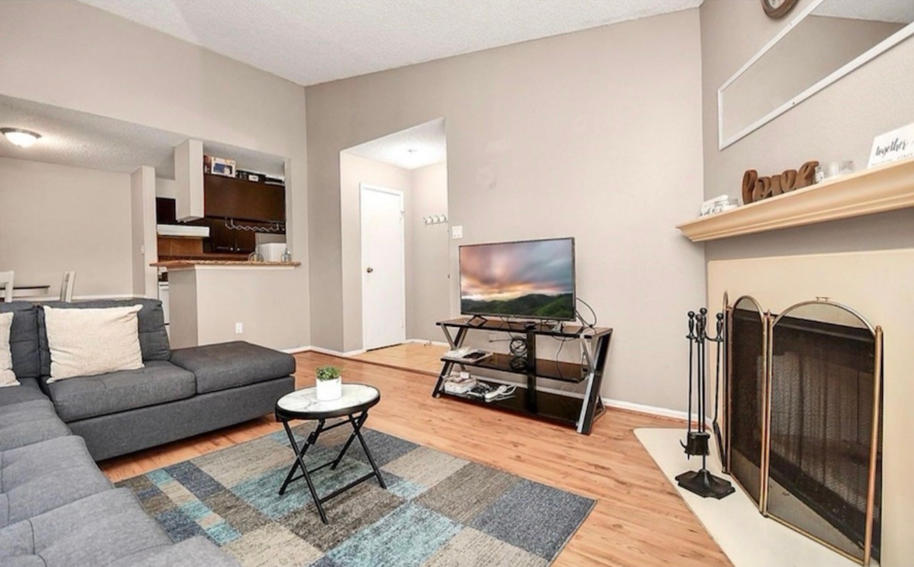 Listing photo 1