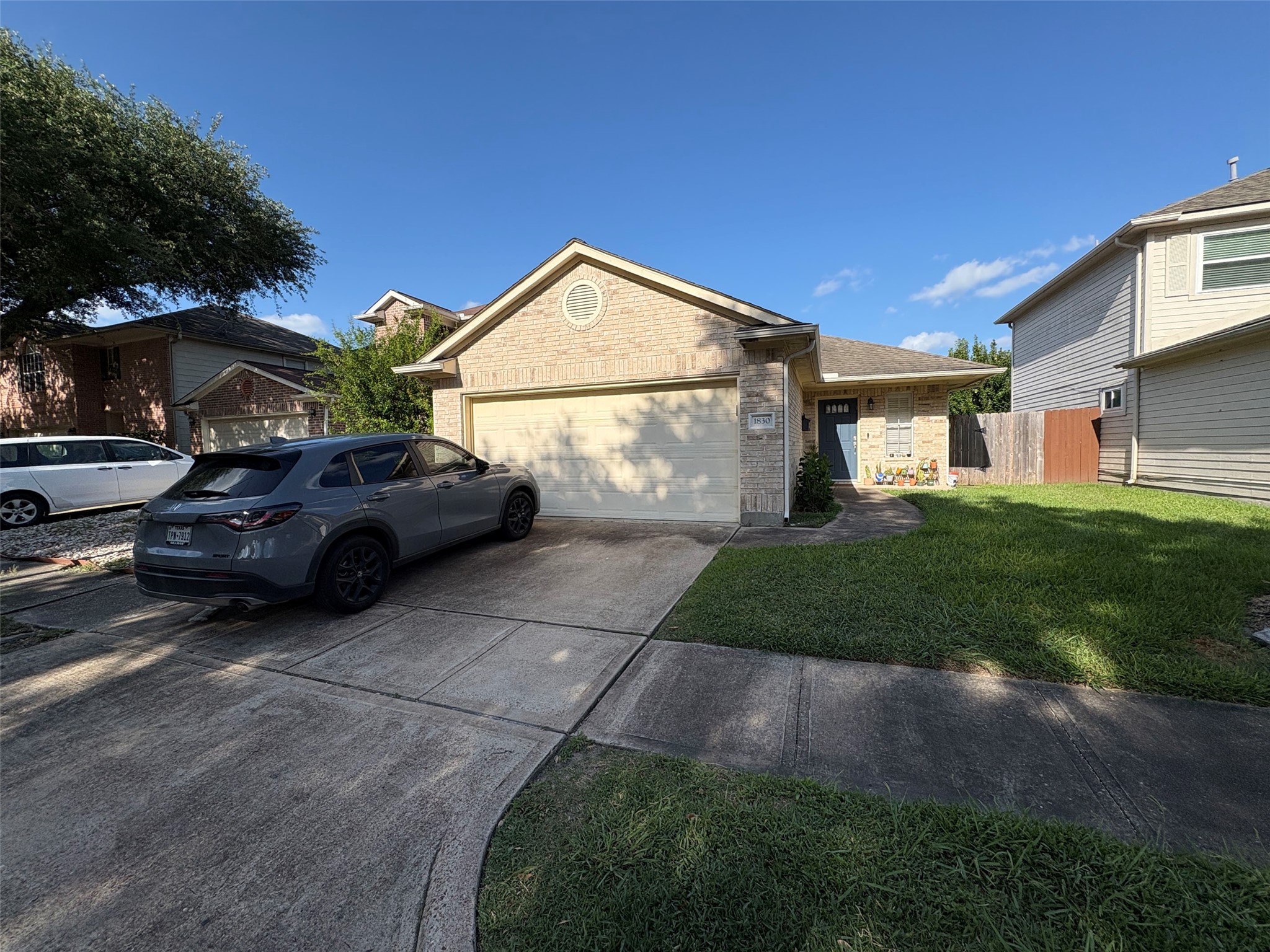 Listing photo 2