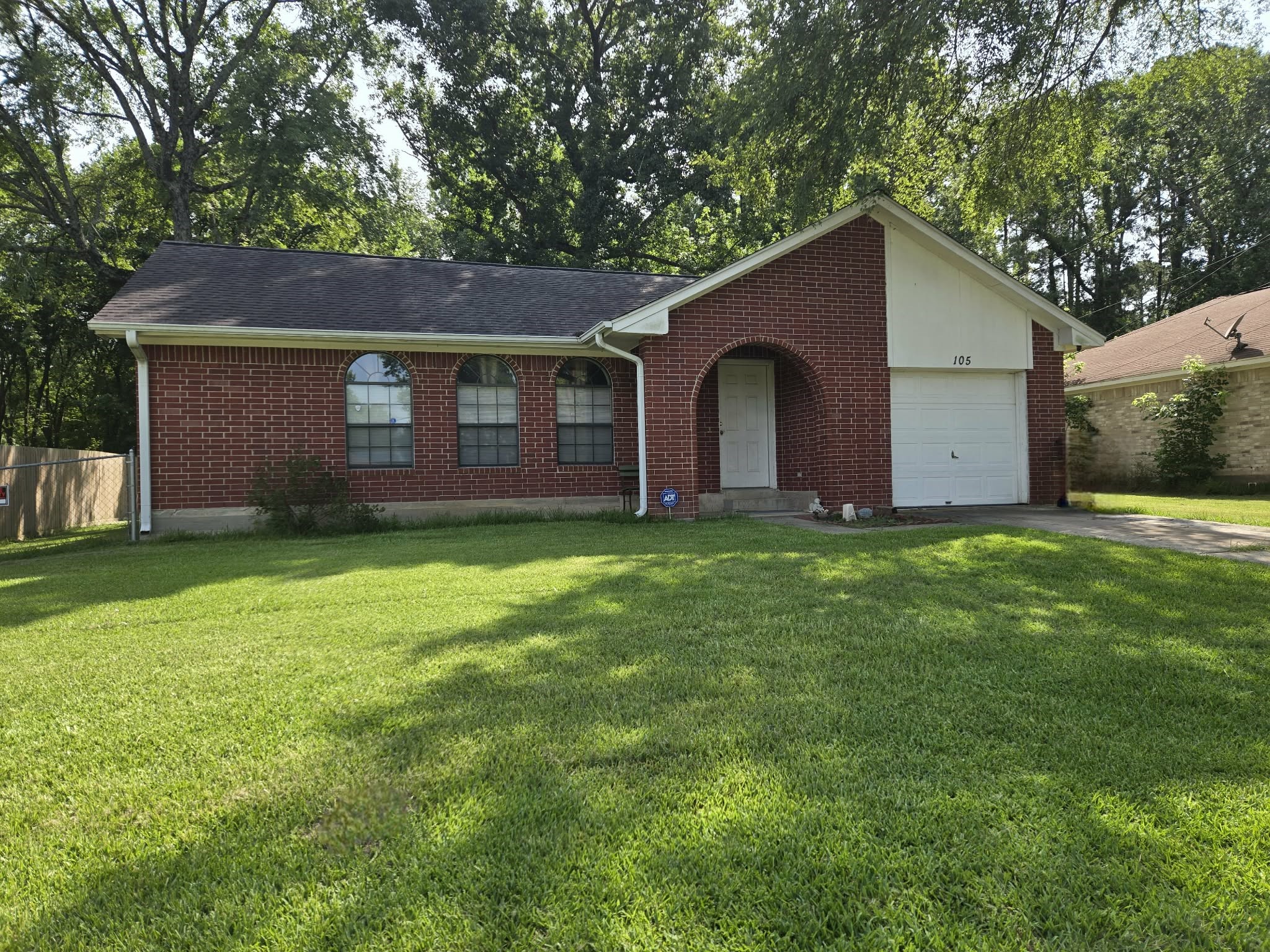 Listing photo 1