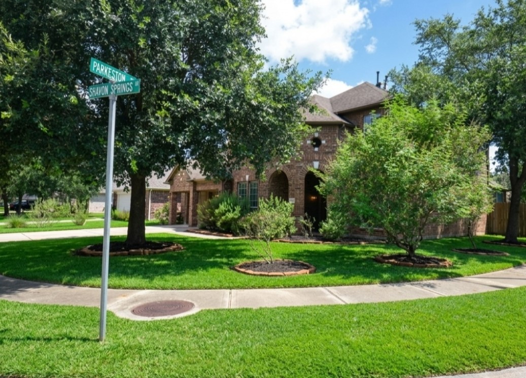 Listing photo 1