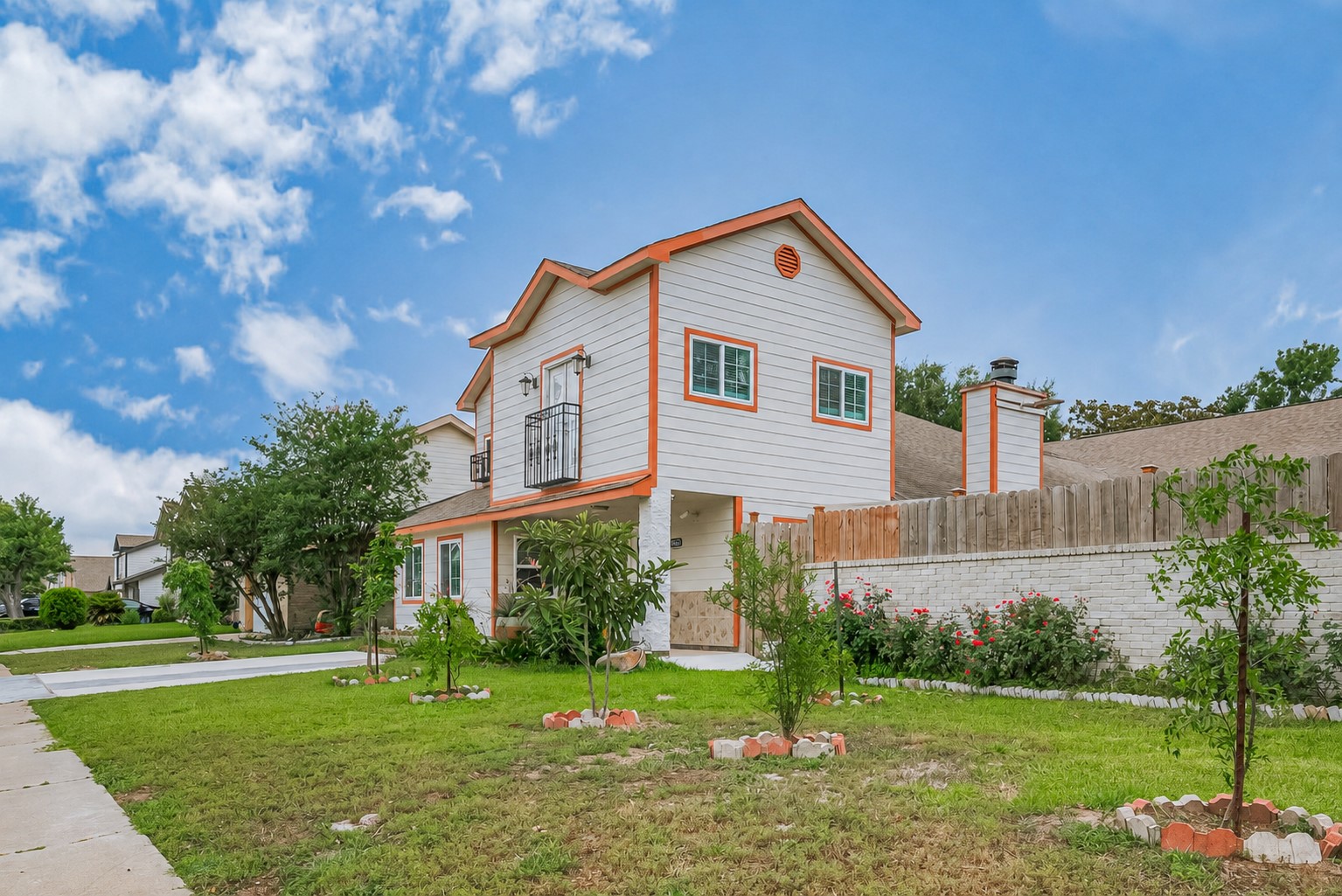 Listing photo 1