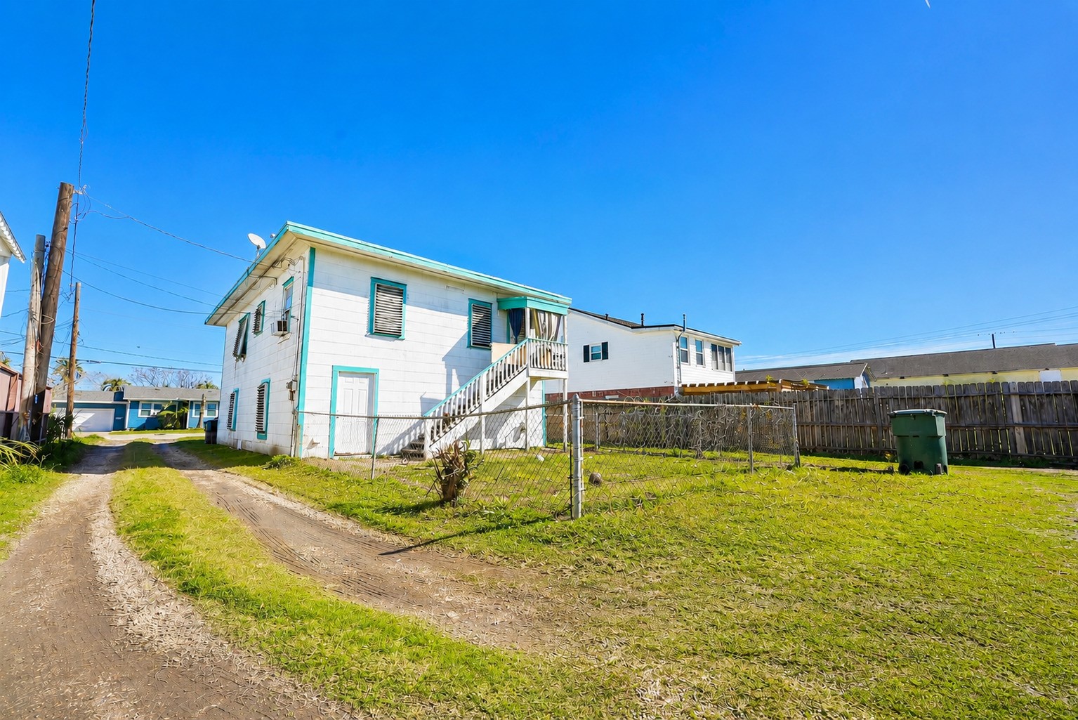 Listing photo 2
