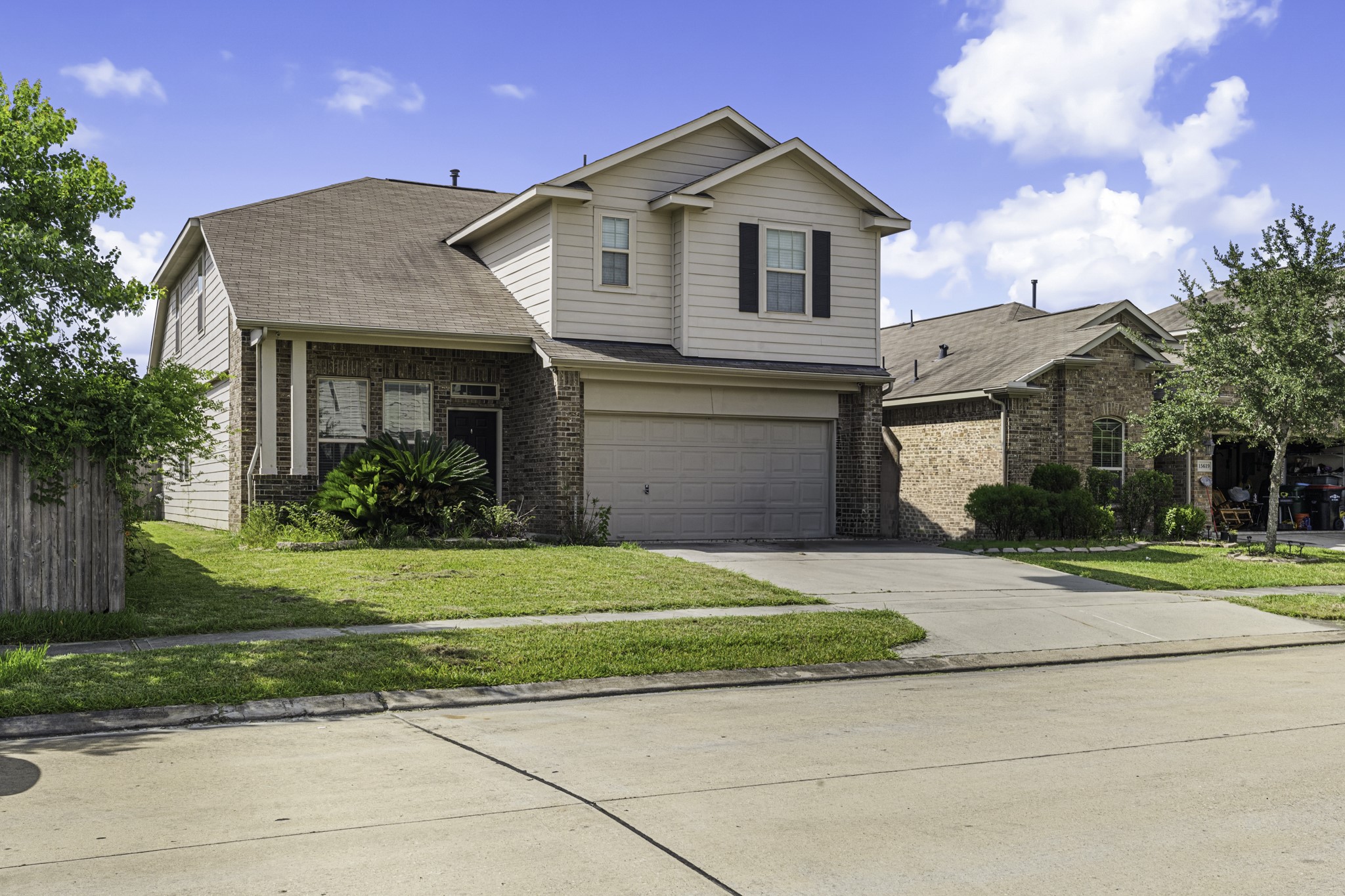 Listing photo 2