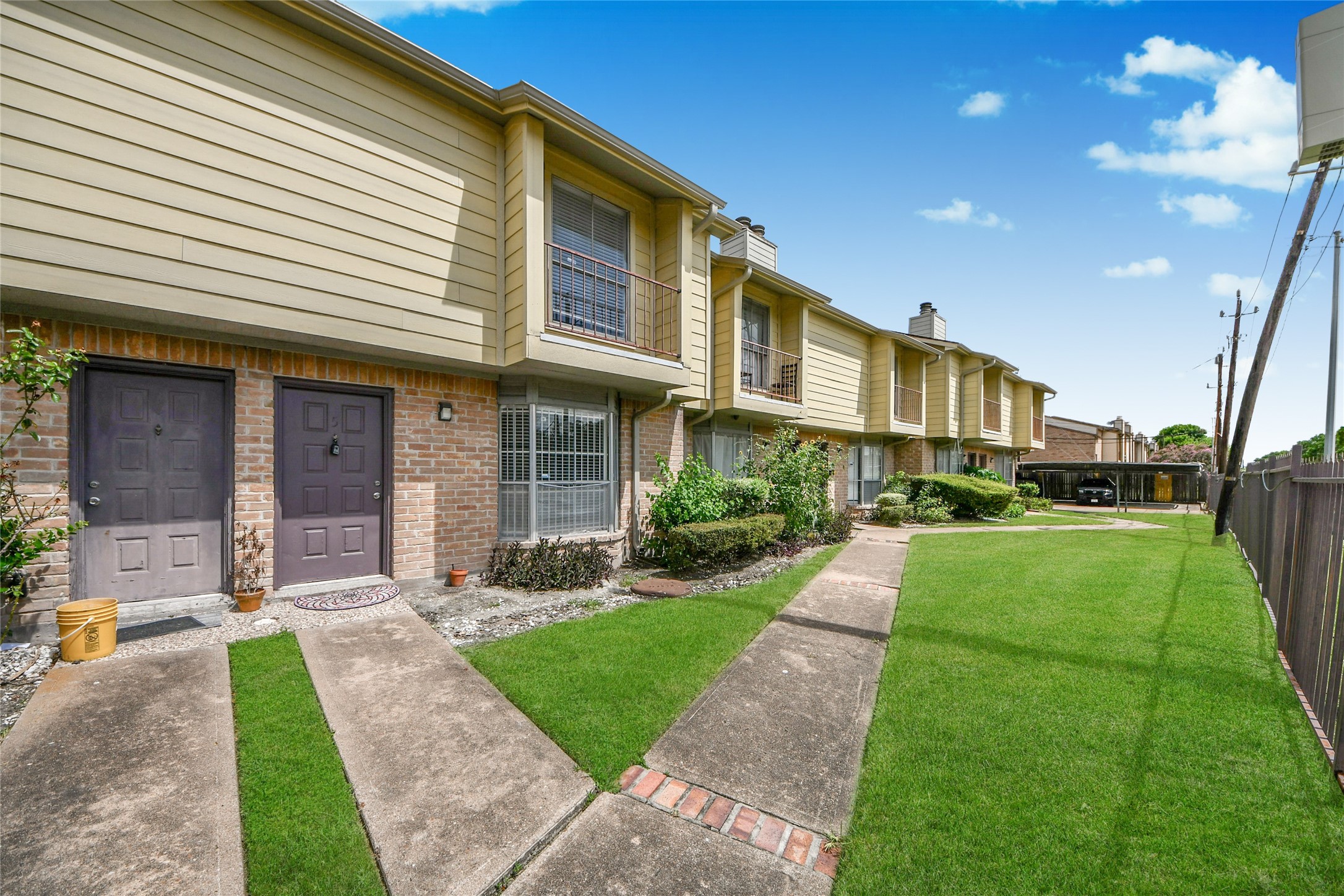 Listing photo 3