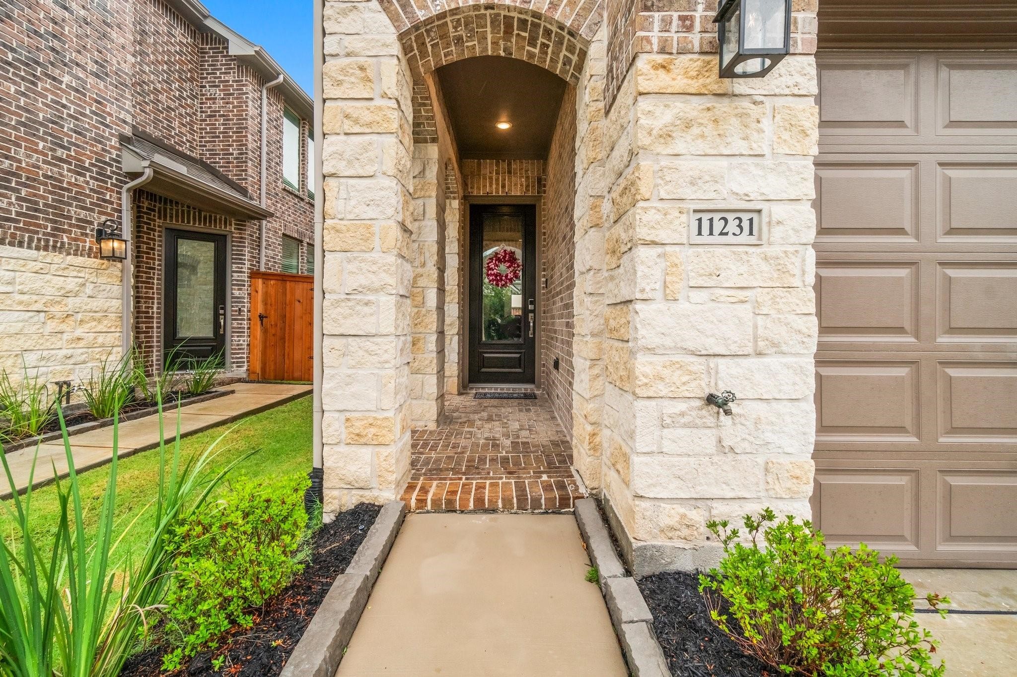 Listing photo 3