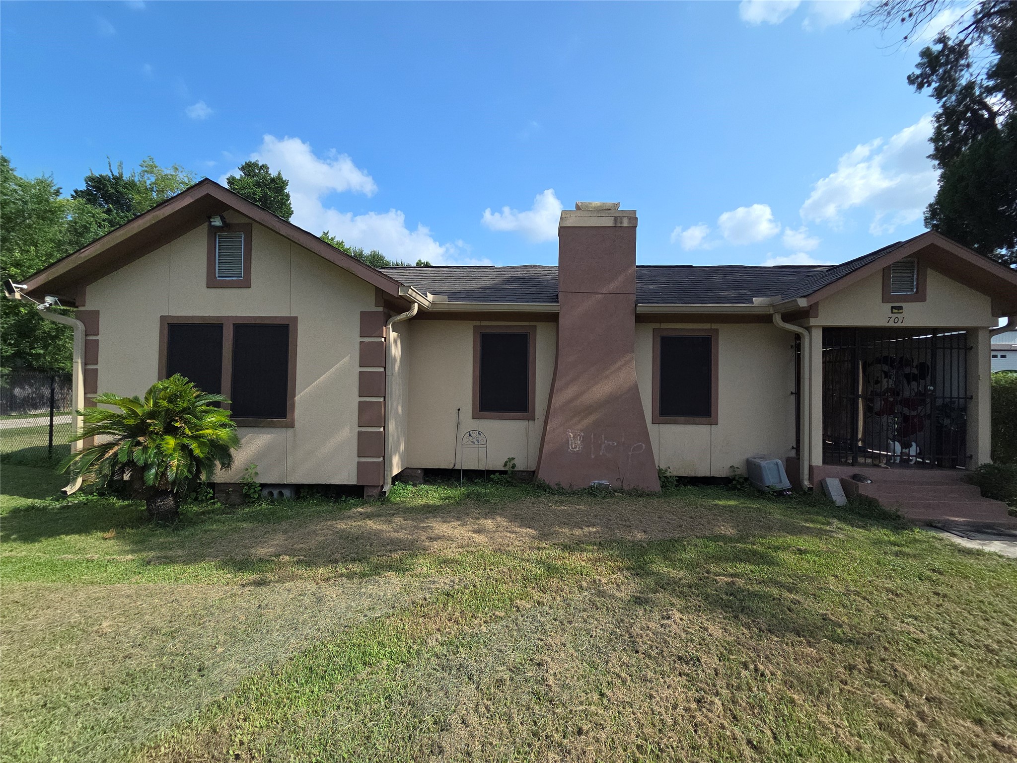 Listing photo 1