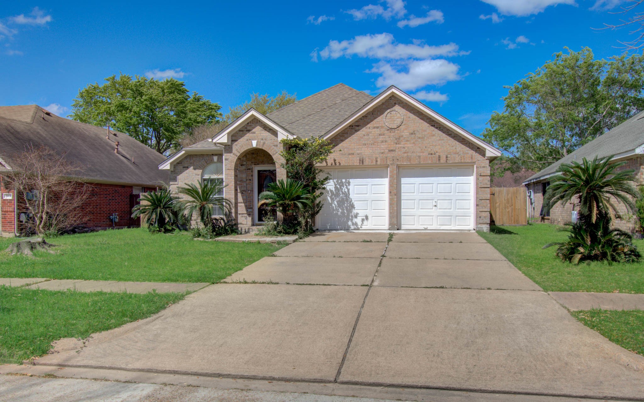 Listing photo 2