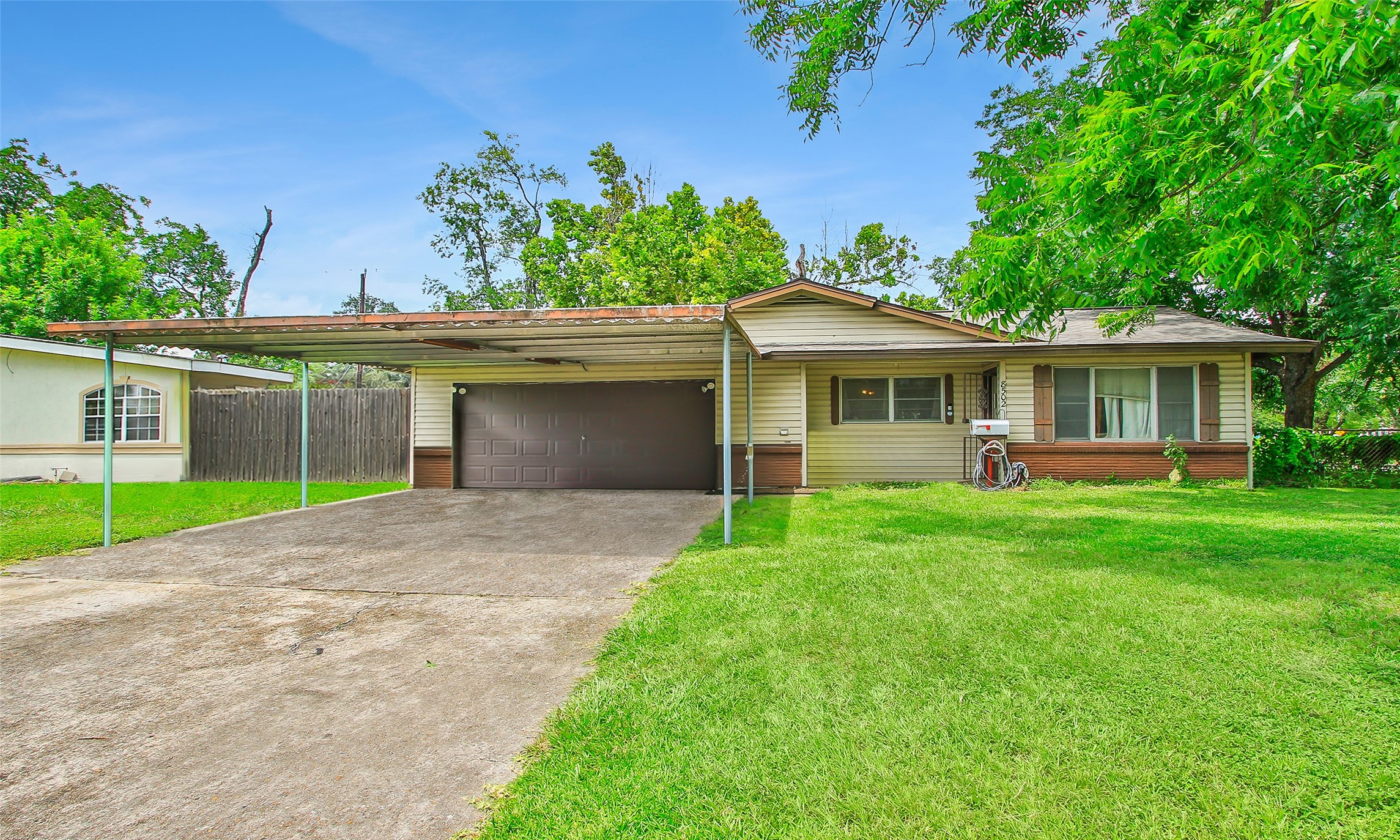 Listing photo 1