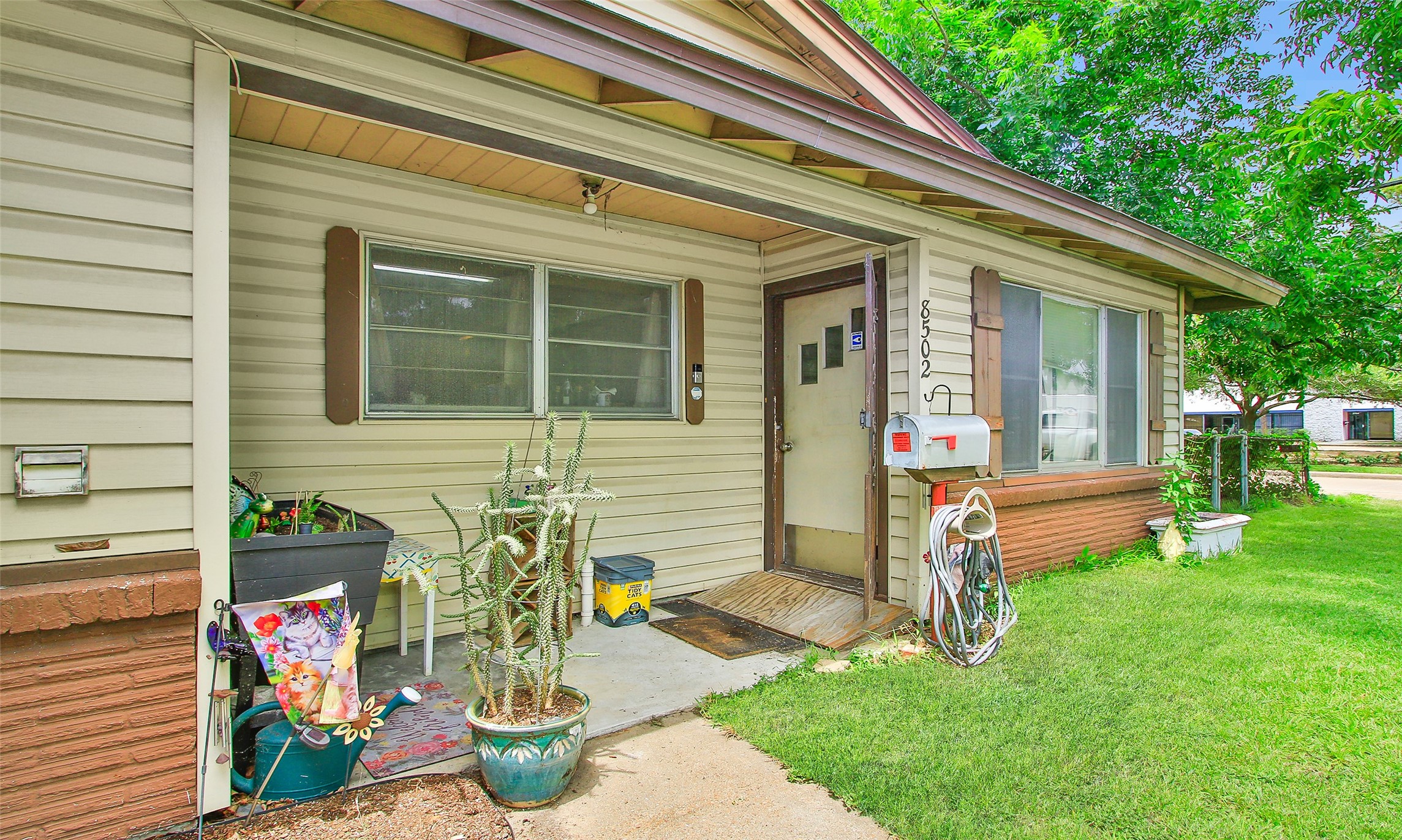 Listing photo 1