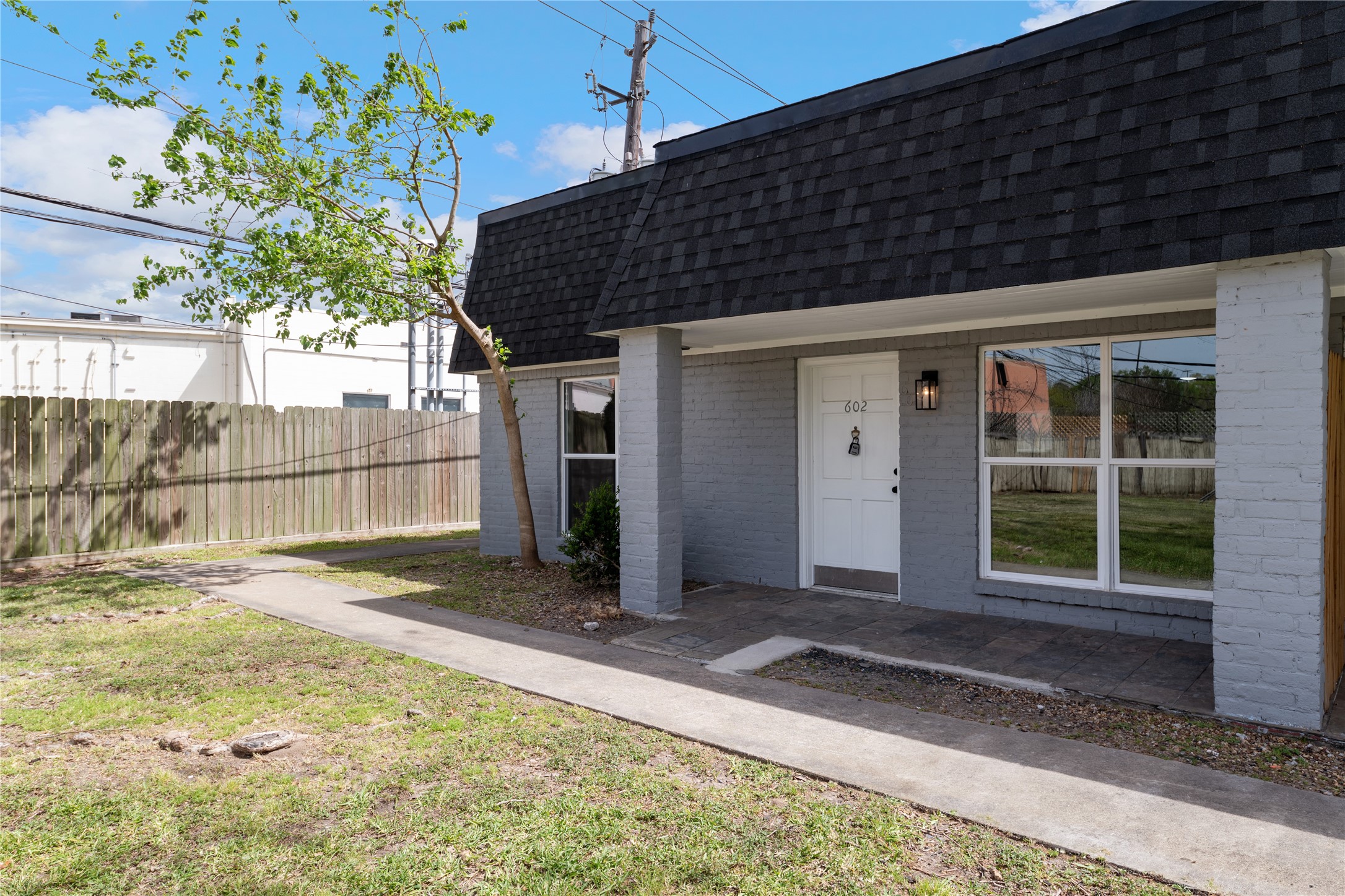 Listing photo 1
