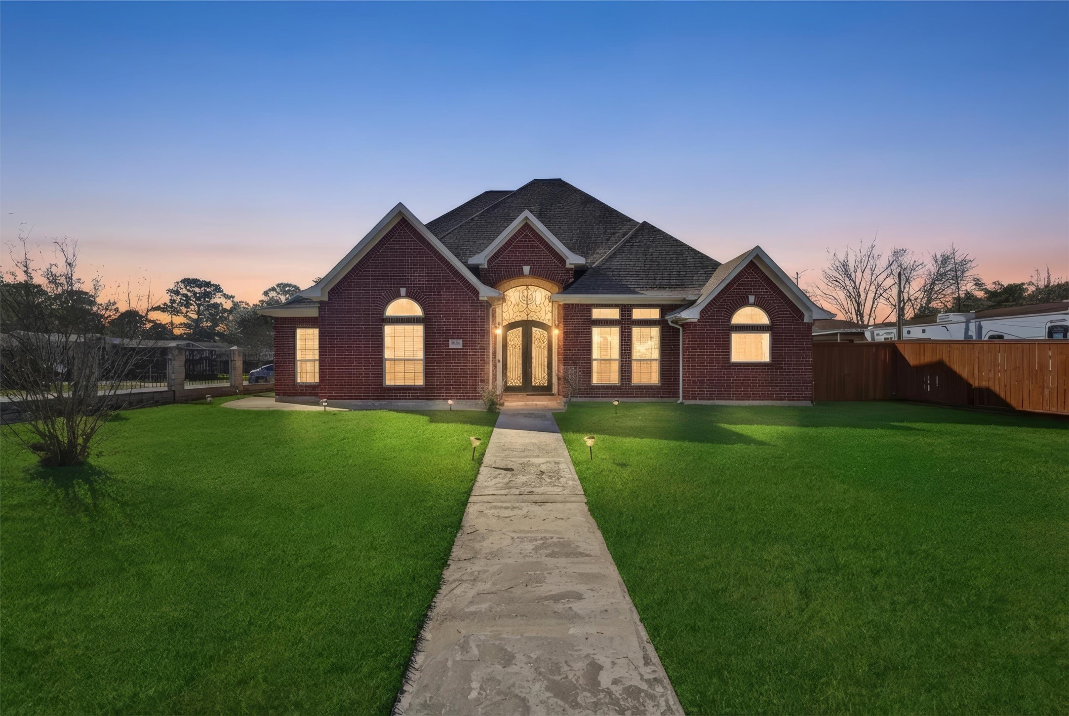 Listing photo 4