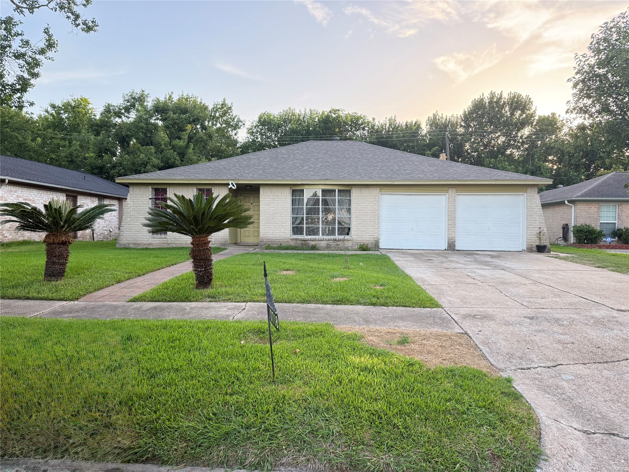 Listing photo 1