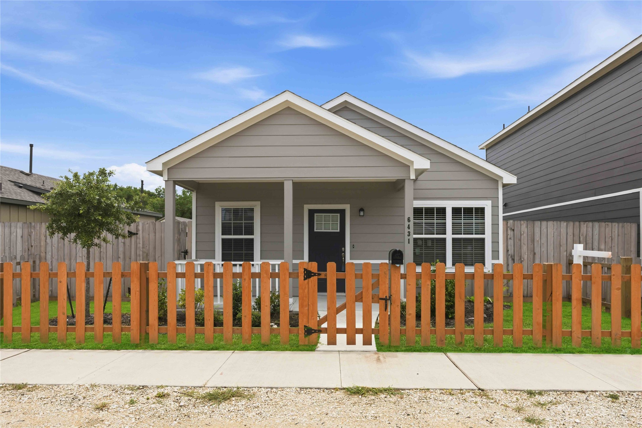 Listing photo 1