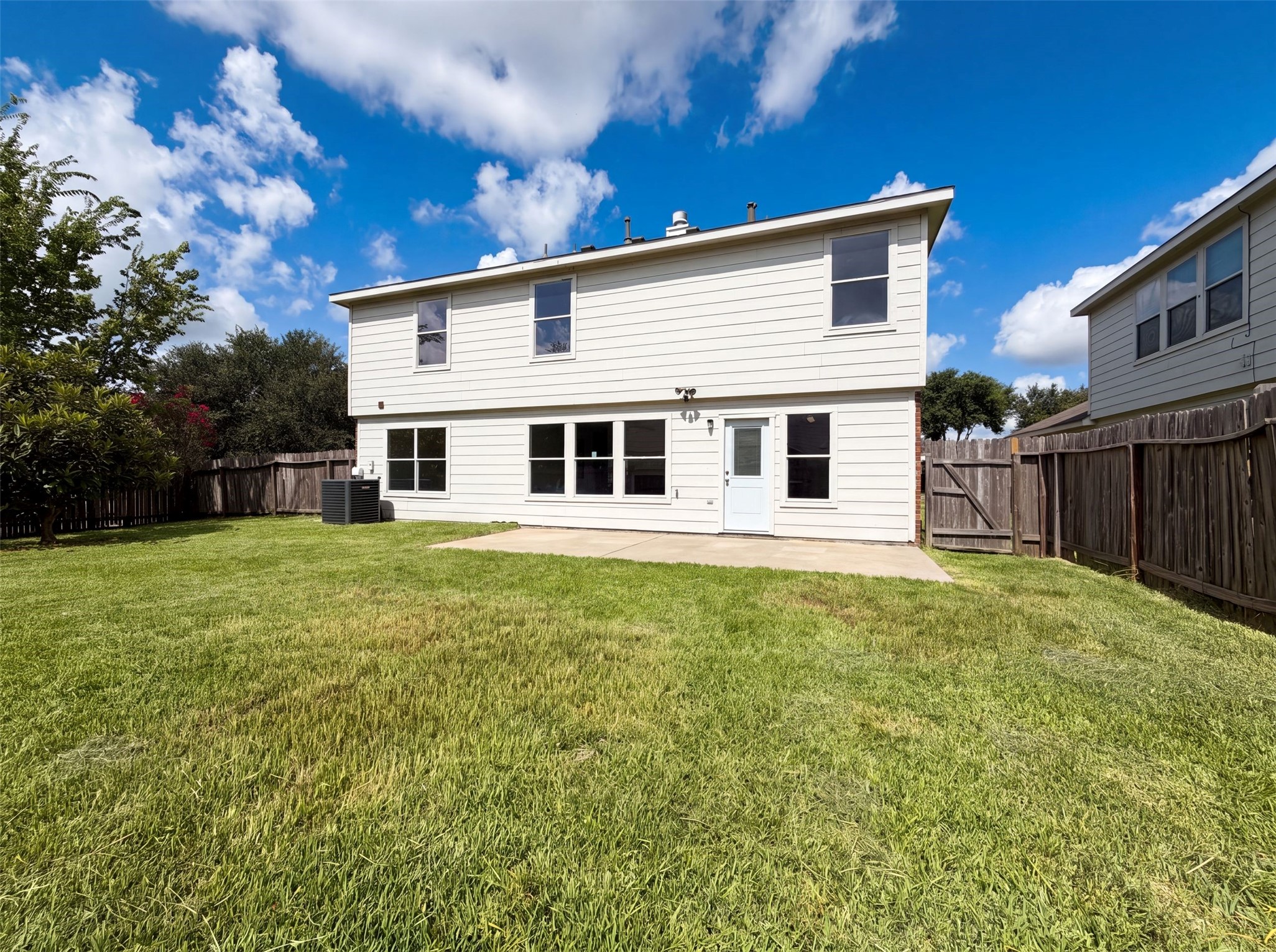 Listing photo 5