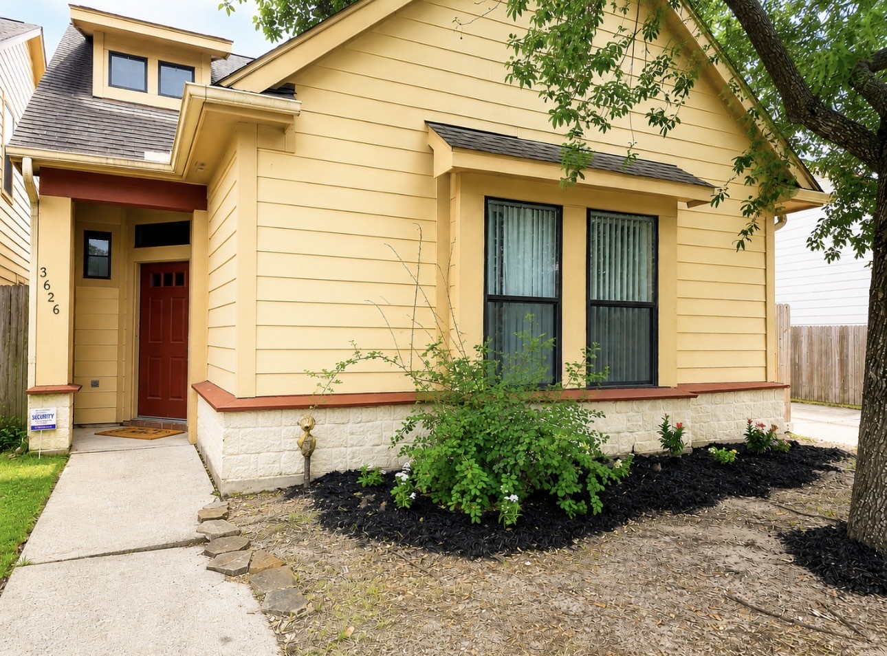 Listing photo 1