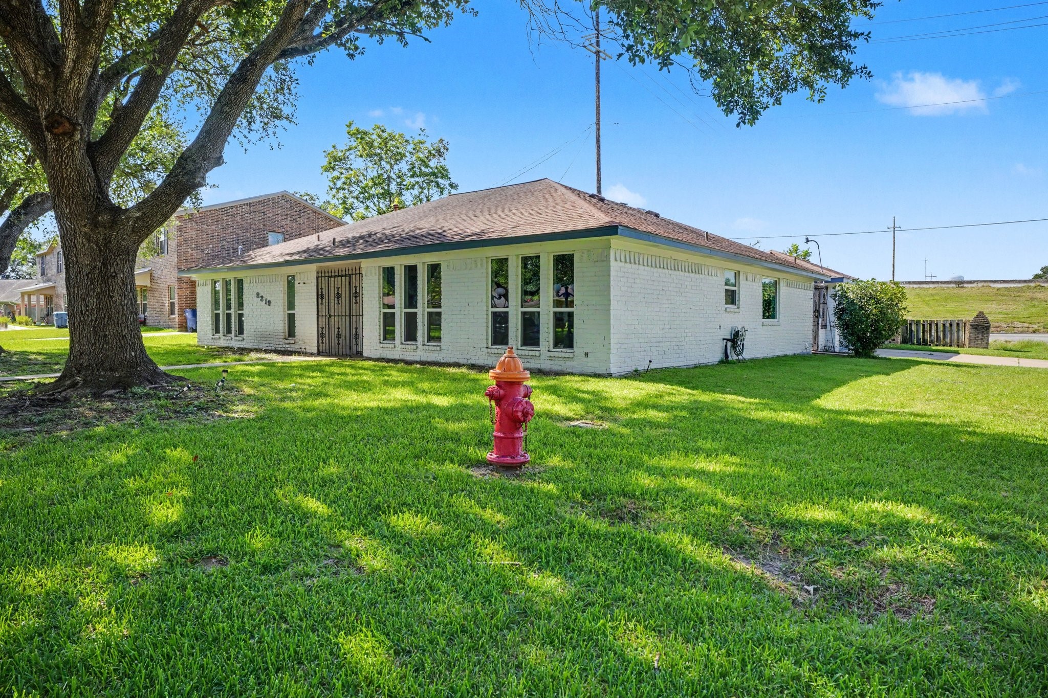 Listing photo 1