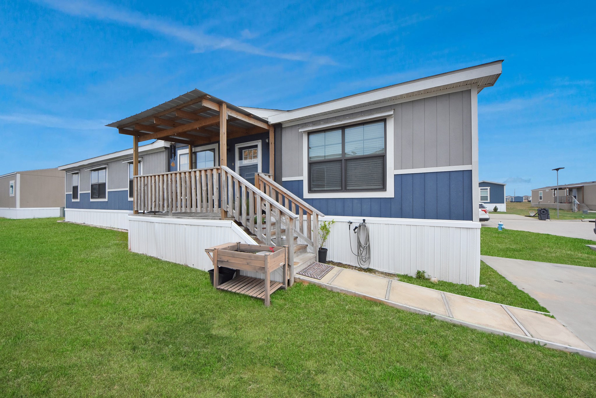 Listing photo 1