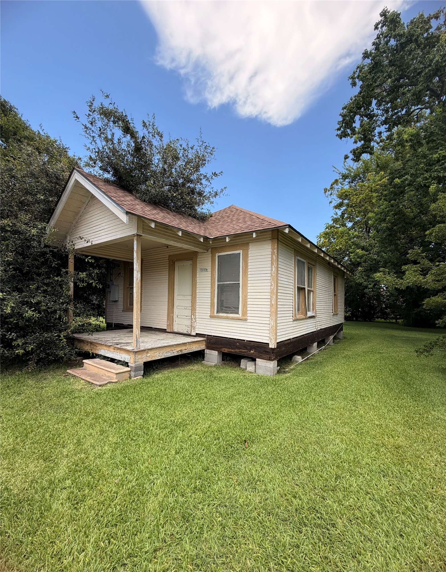 Listing photo 1