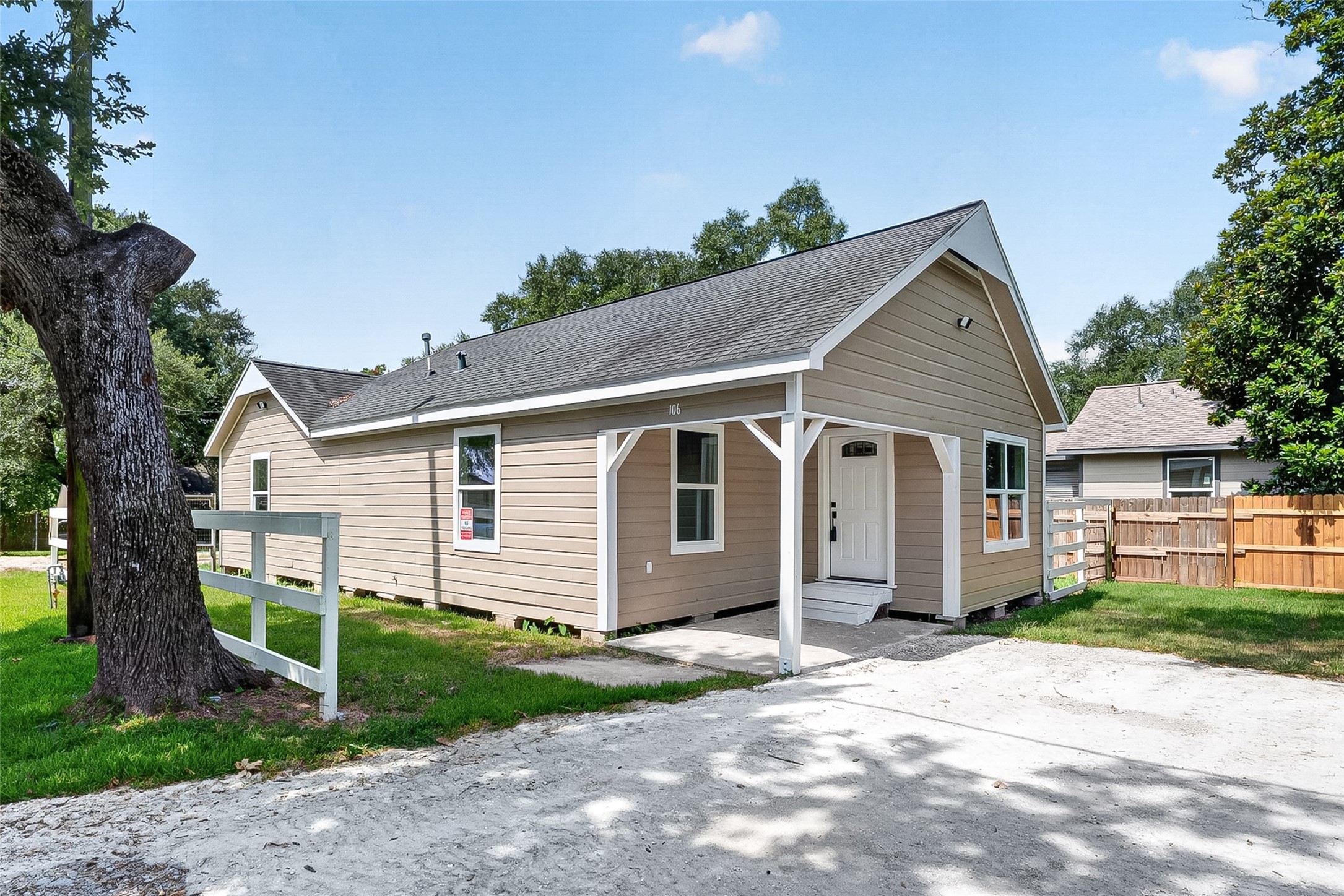 Listing photo 1