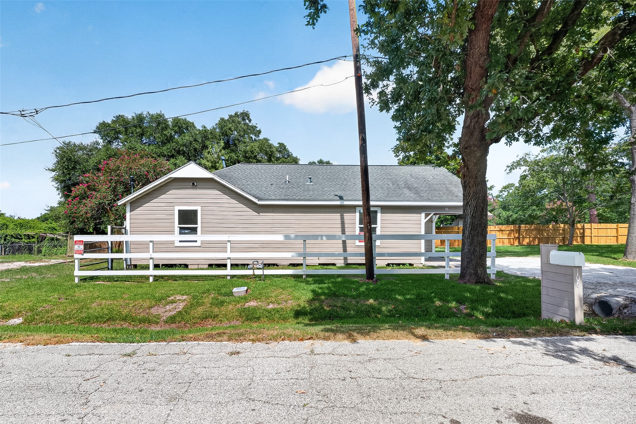 Listing photo 1